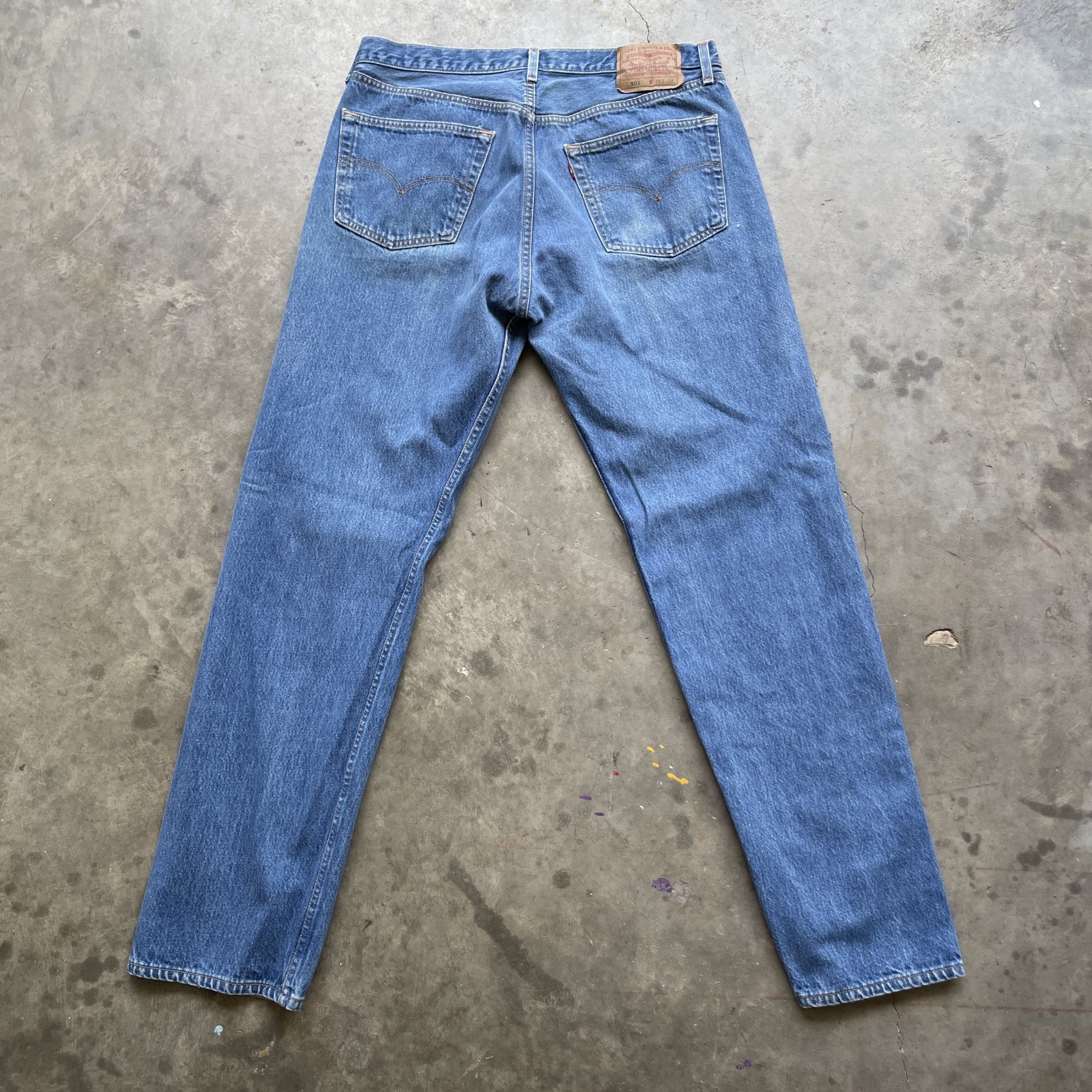 Vintage Levi 90s 501 blue denim jeans medium 38x34 35x33