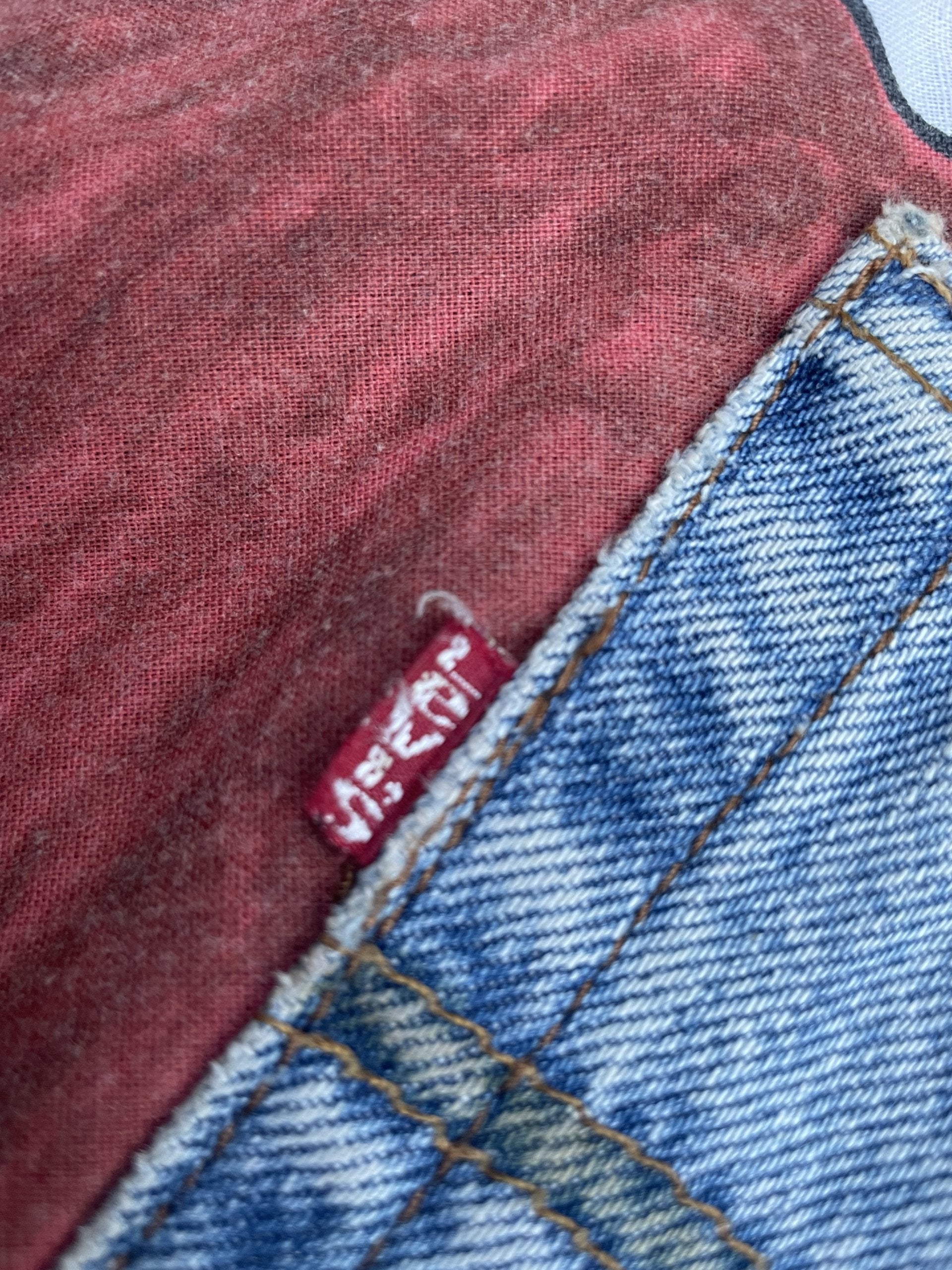 Vintage 1998 Levis 501 e Aladin