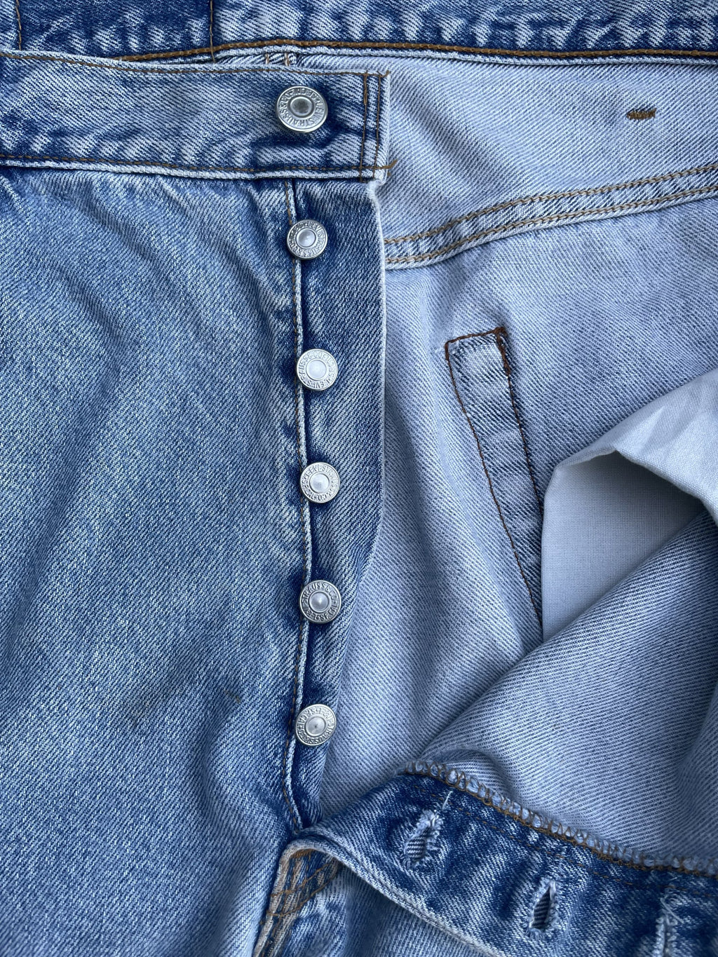 Vintage 1998 Levis 501 e Aladin