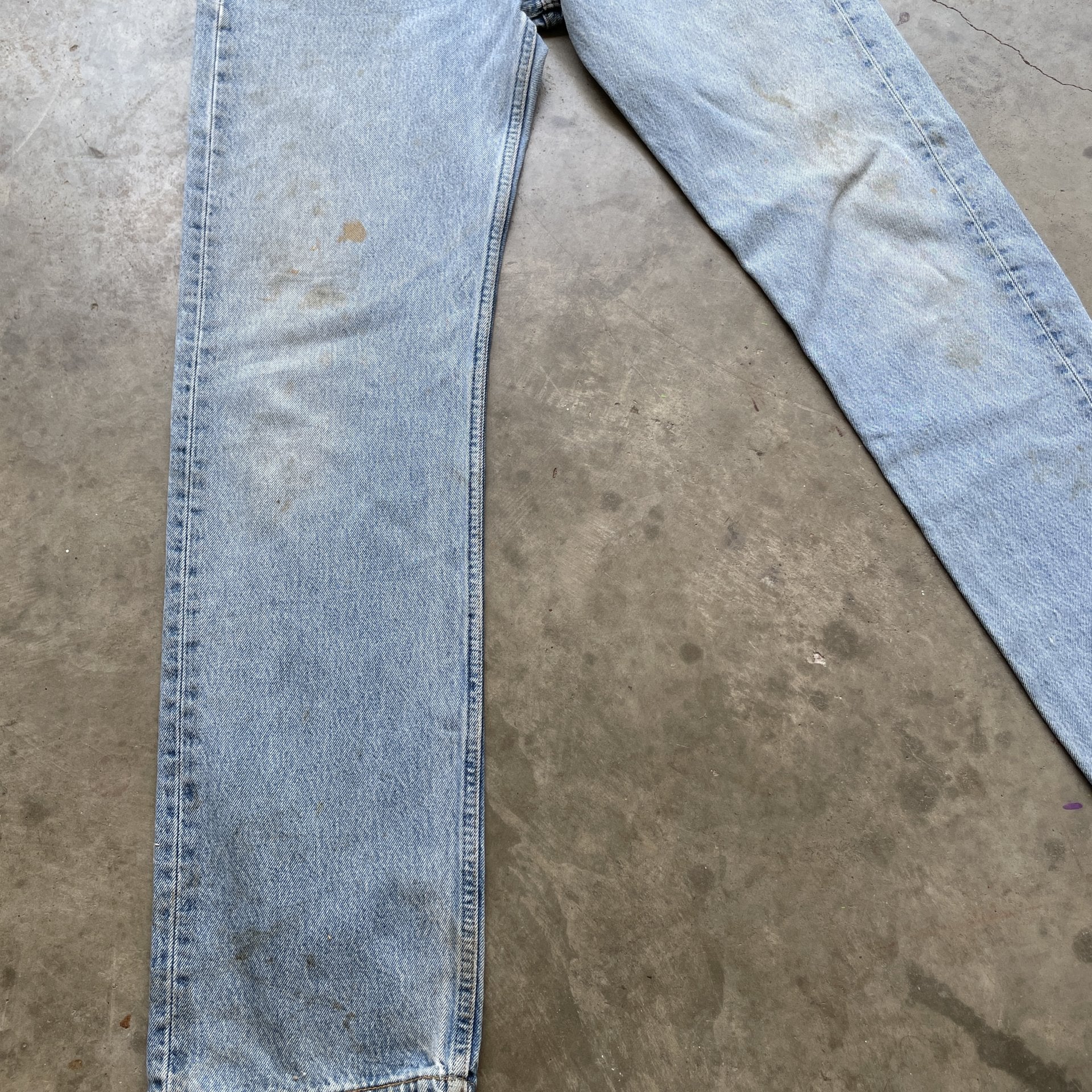 Vintage Levi 501 light wash blue denim jeans 33x34 fit 31x32.5 painter workwear