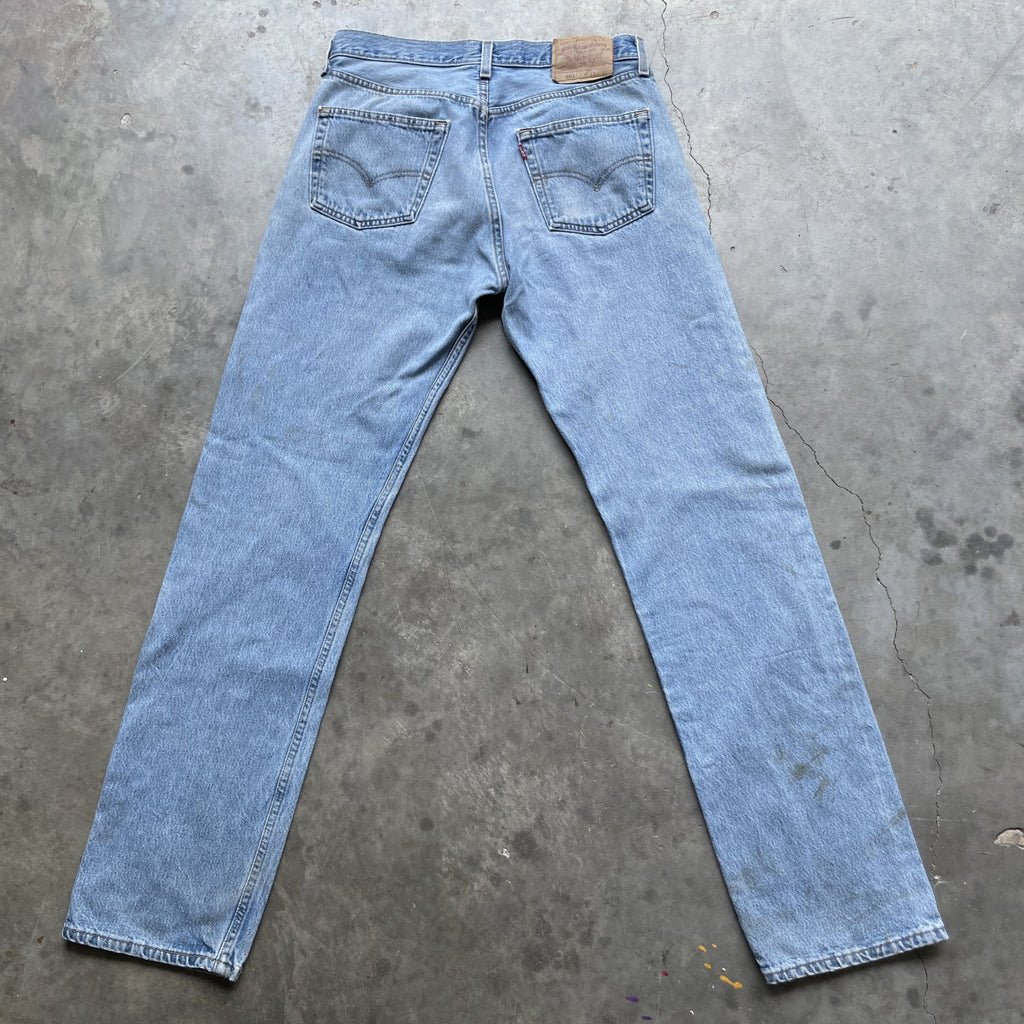 Vintage Levi 501 light wash blue denim jeans 33x34 fit 31x32.5 painter workwear