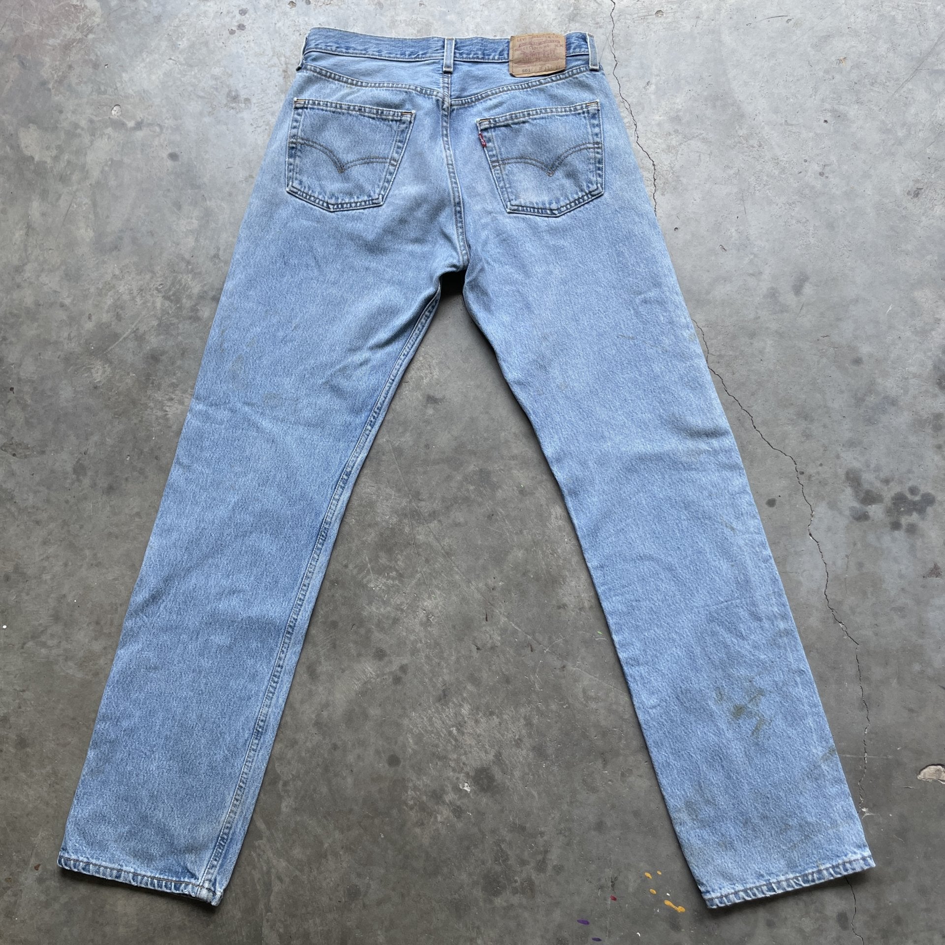 Vintage Levi 501 light wash blue denim jeans 33x34 fit 31x32.5 painter workwear