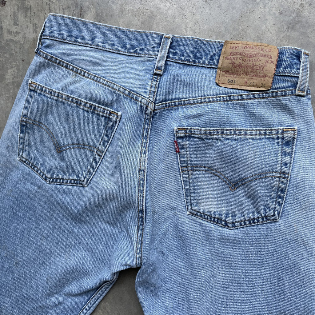 Vintage Levi 501 light wash blue denim jeans 33x34 fit 31x32.5 painter workwear