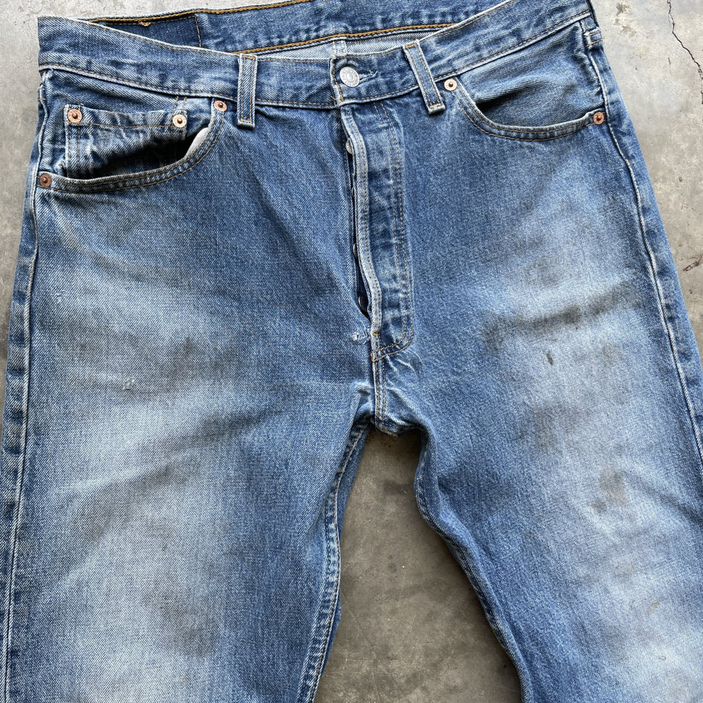Vintage Levi 501 medium wash blue denim jeans 34x32 fit 32x30