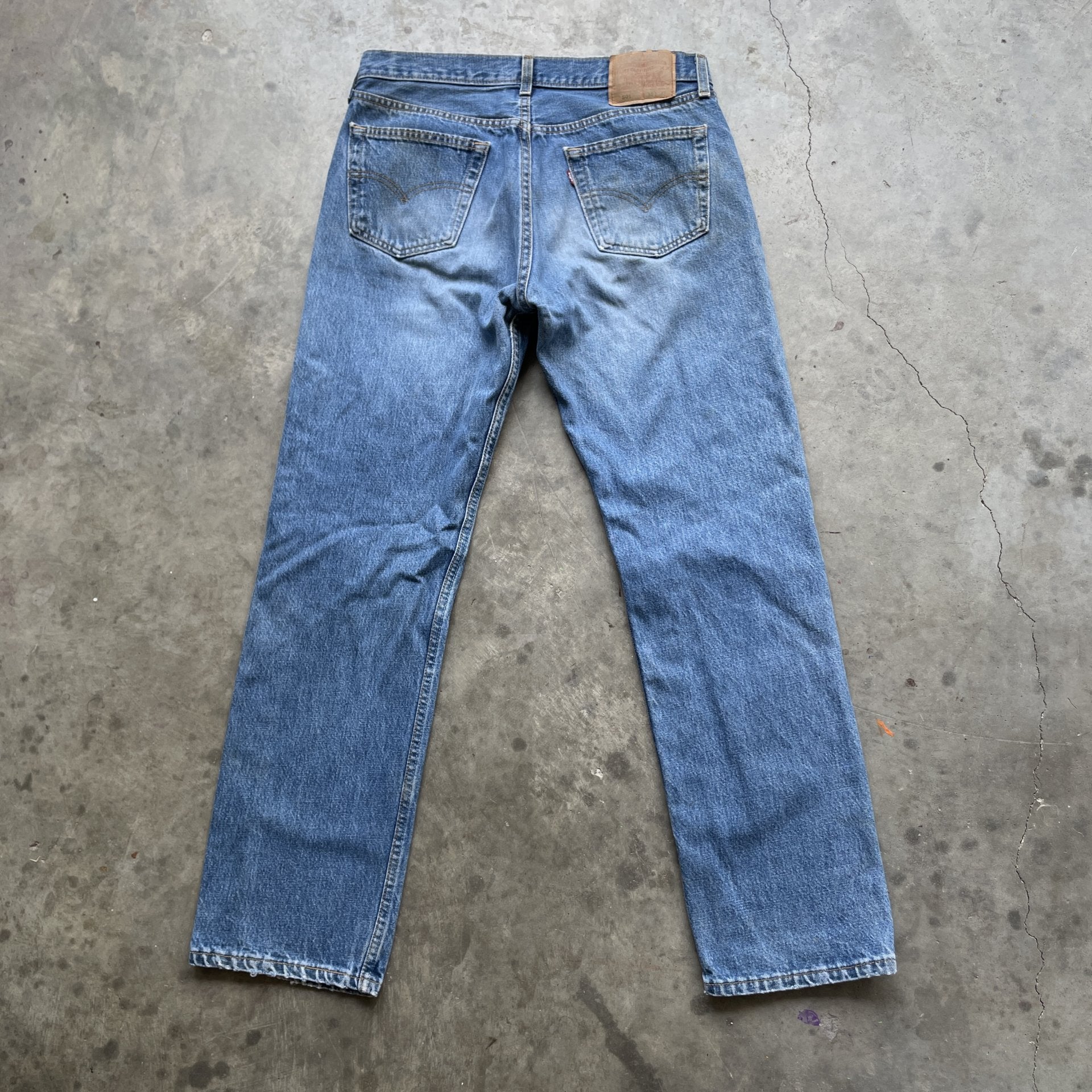 Vintage Levi 501 medium wash blue denim jeans 34x32 fit 32x30