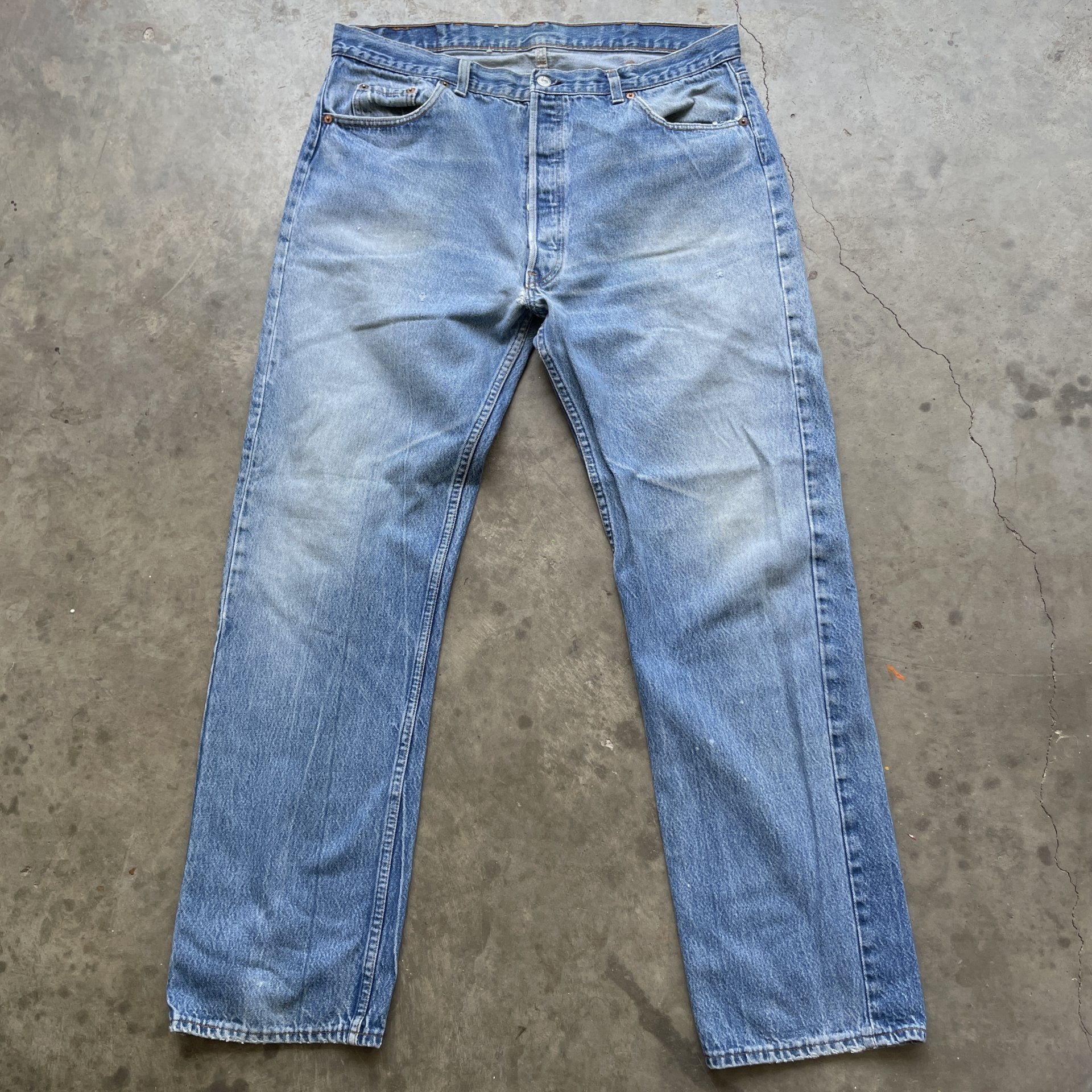 Vintage 90s Levi 501 medium wash blue denim jeans 40x34 fit 37x32