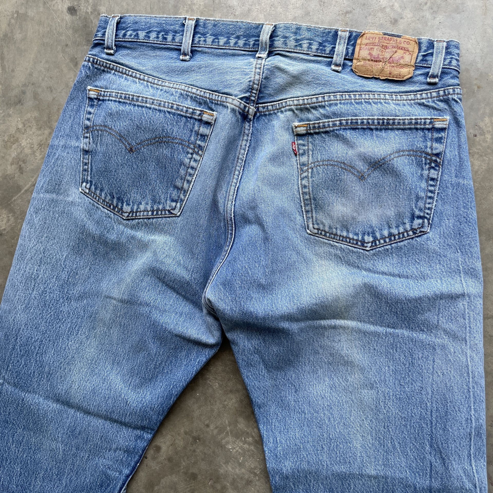Vintage 90s Levi 501 medium wash blue denim jeans 40x34 fit 37x32
