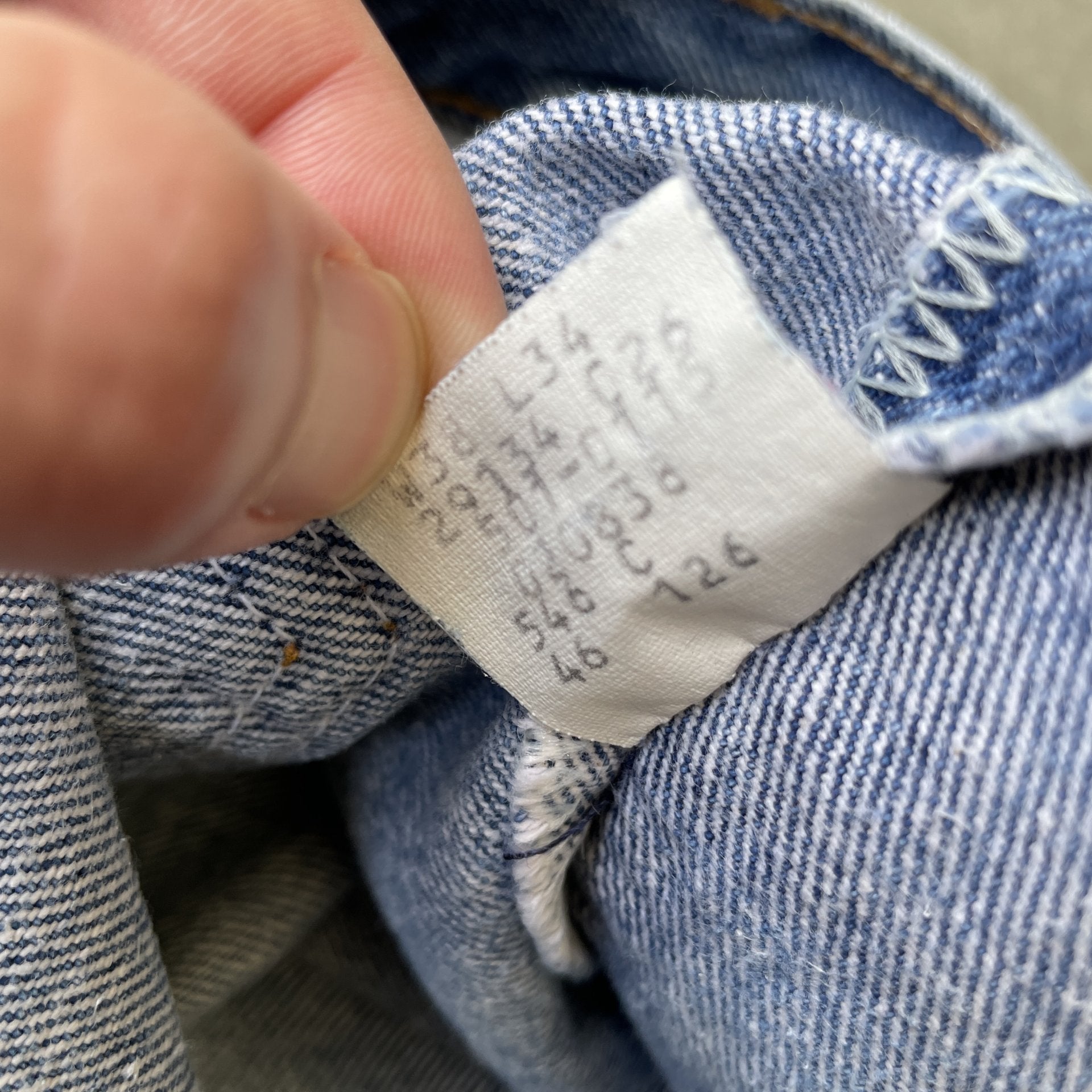 Vintage 80s Levi 501 medium wash blue denim jeans 38x34 fit 36x33