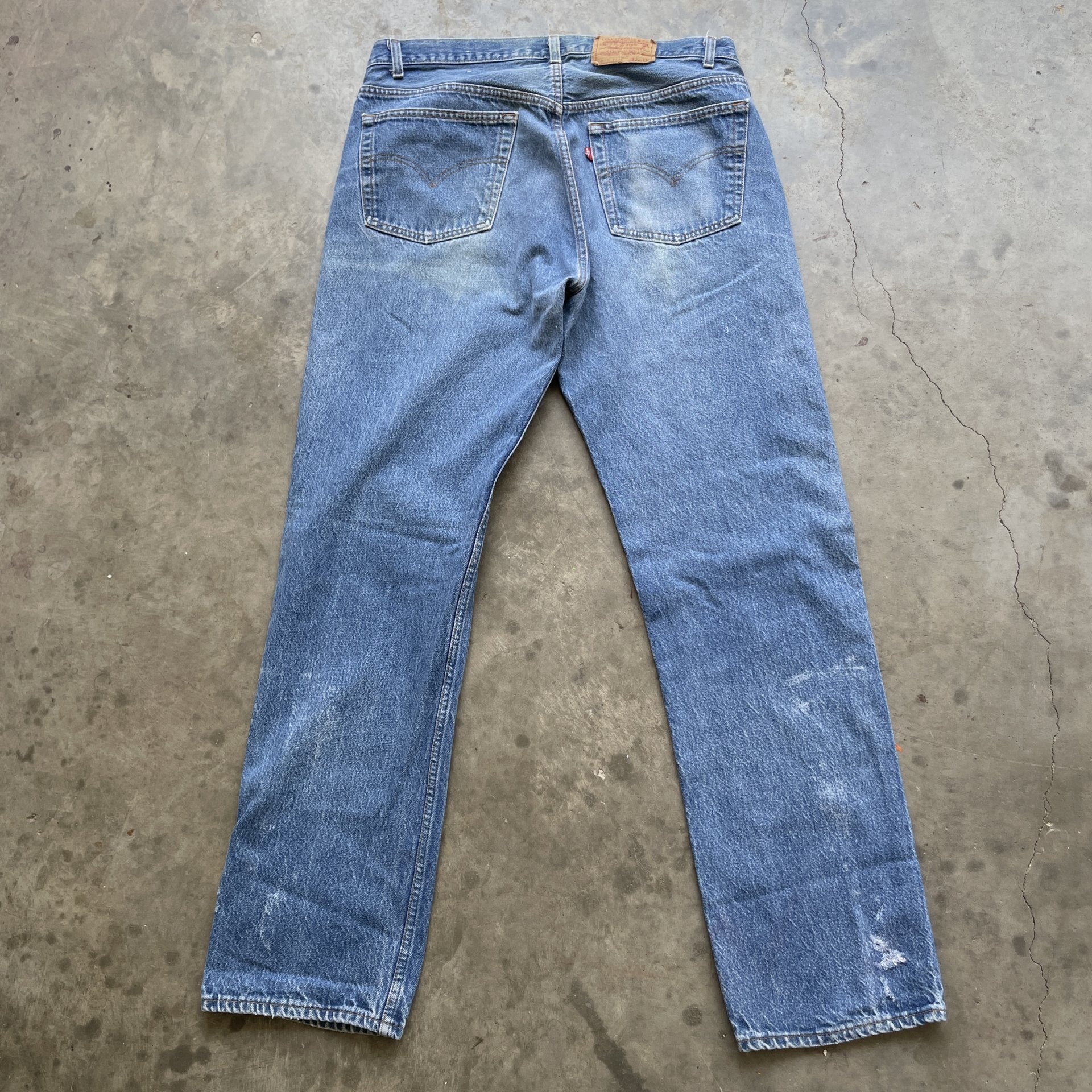 Vintage 80s Levi 501 medium wash blue denim jeans 38x34 fit 36x33