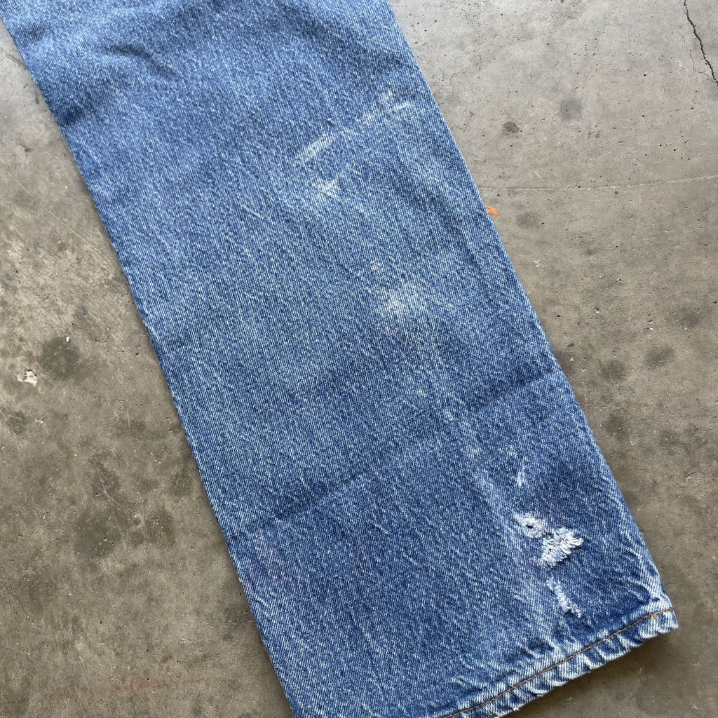 Vintage 80s Levi 501 medium wash blue denim jeans 38x34 fit 36x33