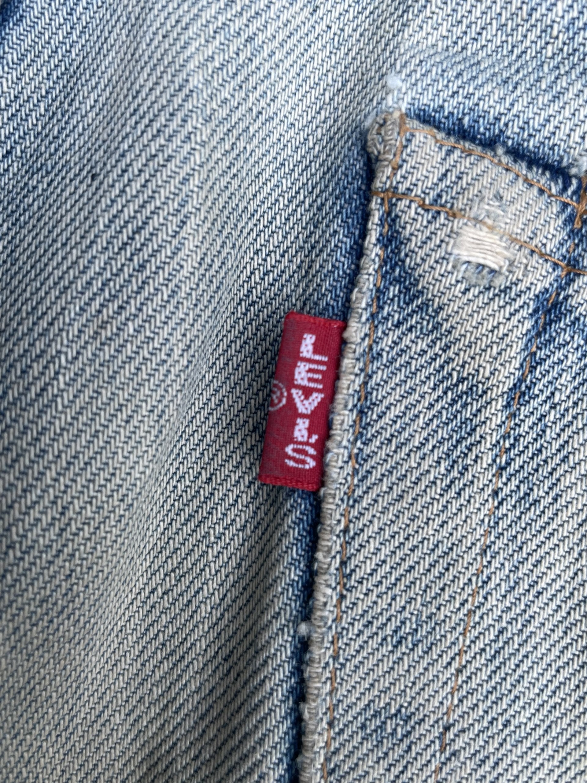 Vintage 1995 Levis 551Z E Distresed & Painted