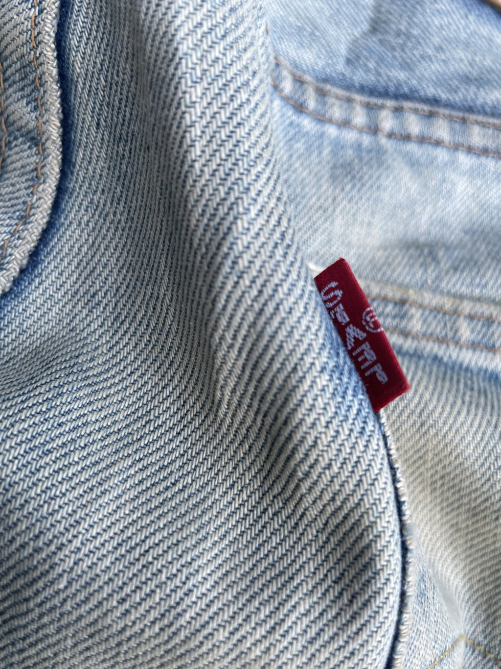 Vintage 1995 Levis 551Z E Distresed & Painted