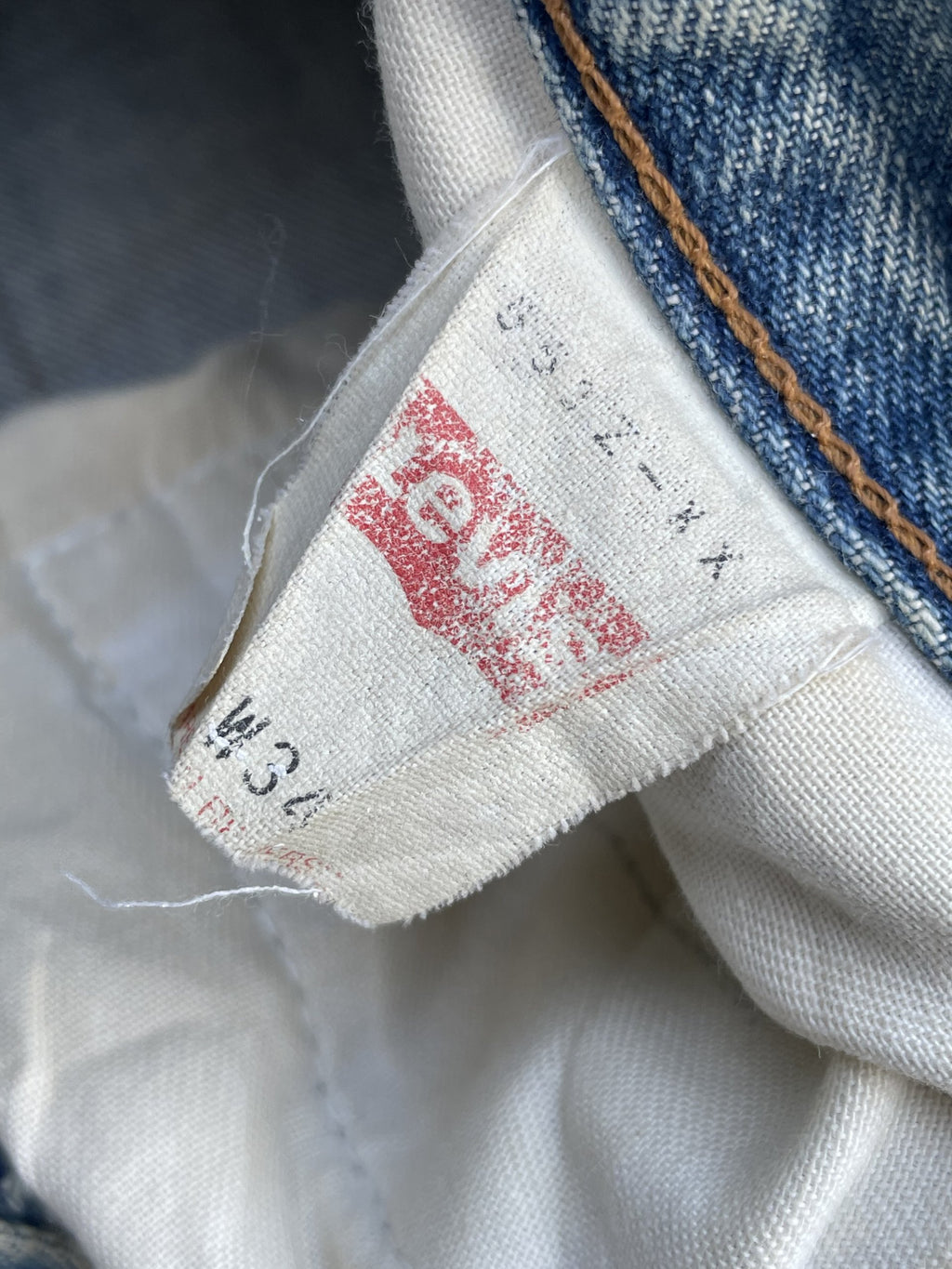 Vintage 1995 Levis 551Z E Distresed & Painted
