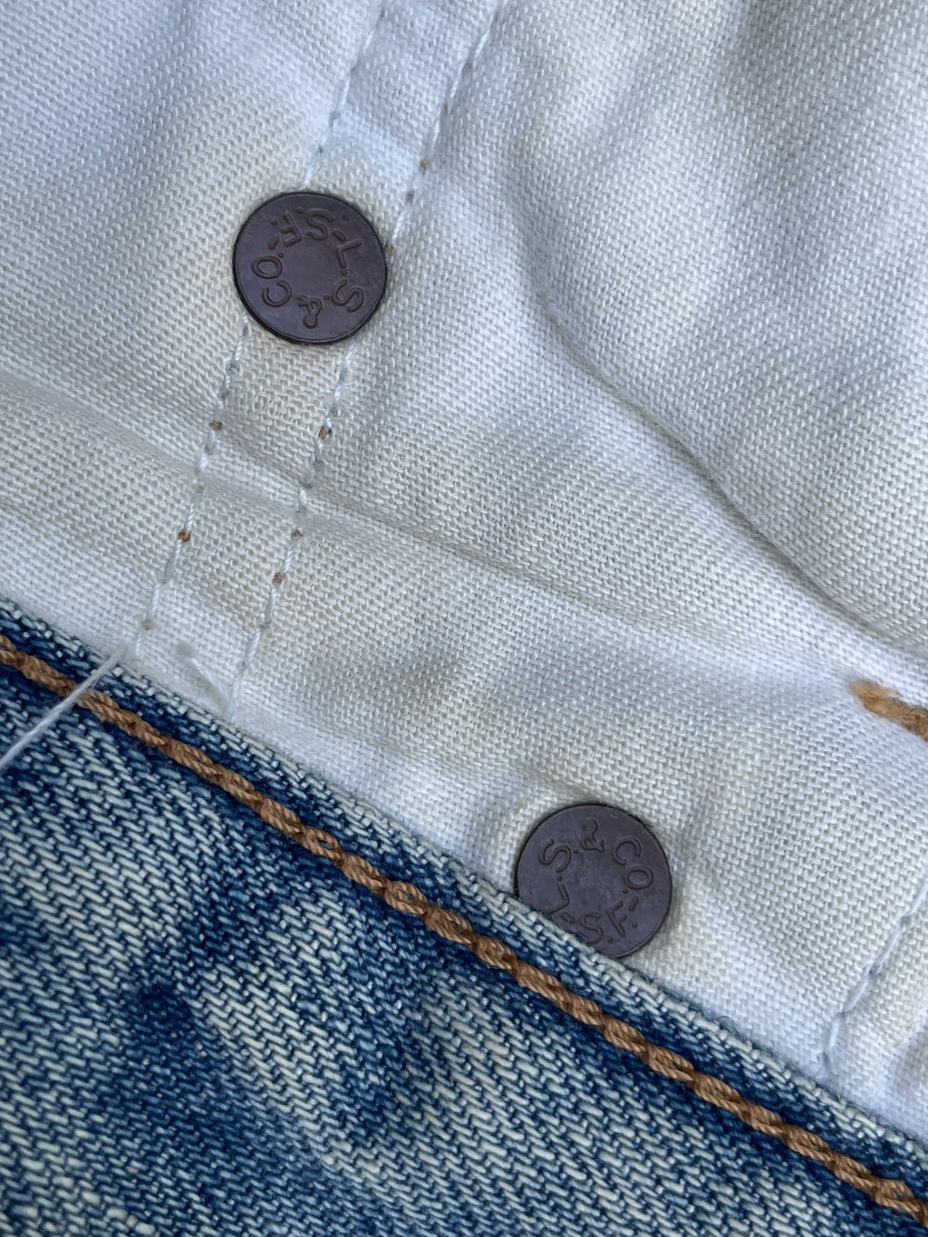 Vintage 1995 Levis 551Z E Distresed & Painted