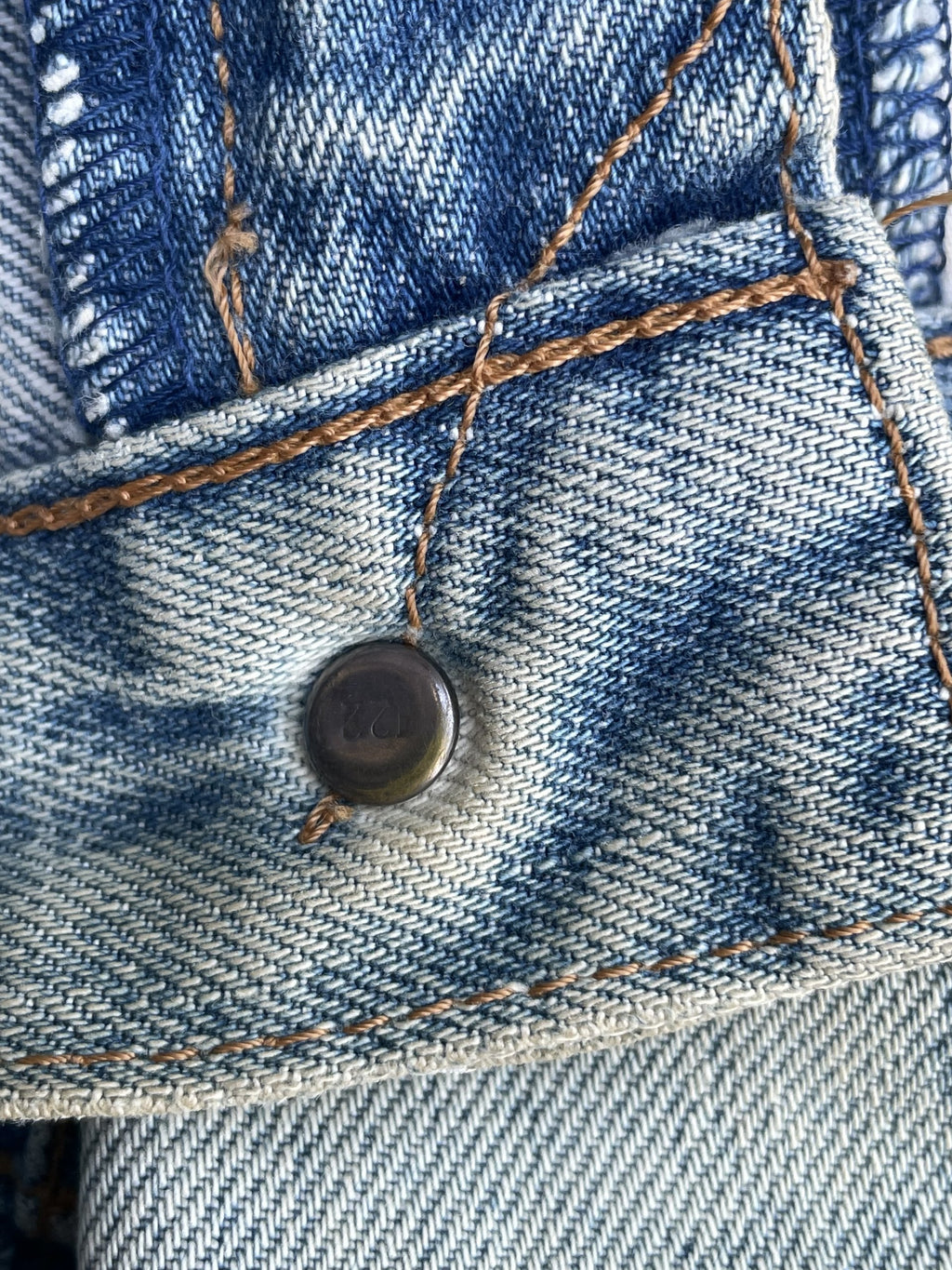 Vintage 1995 Levis 551Z E Distresed & Painted