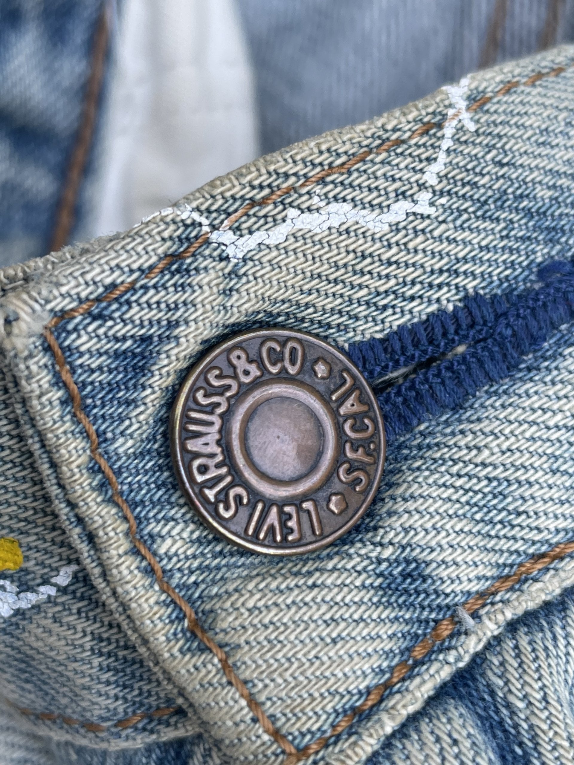 Vintage 1995 Levis 551Z E Distresed & Painted