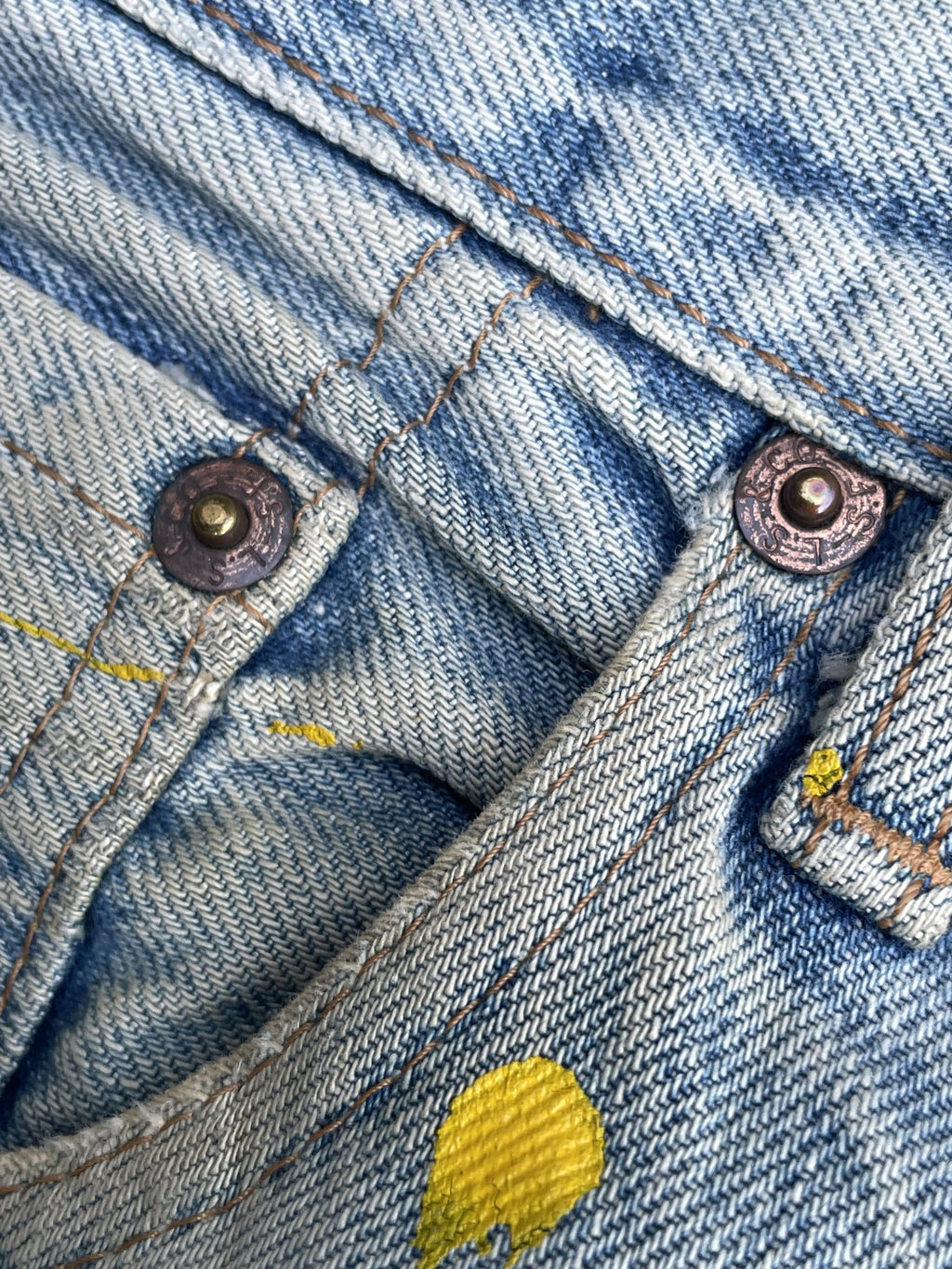 Vintage 1995 Levis 551Z E Distresed & Painted
