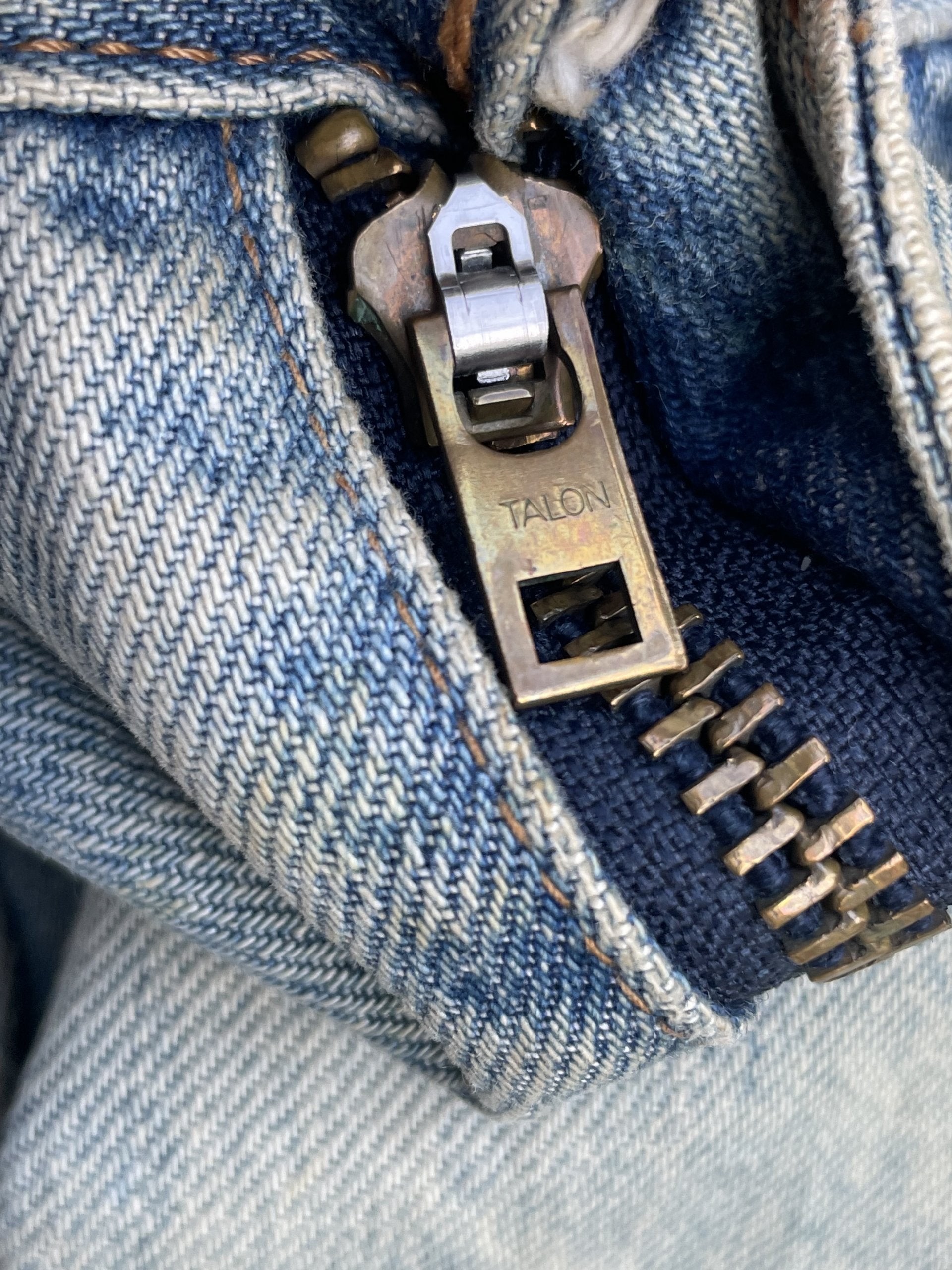 Vintage 1995 Levis 551Z E Distresed & Painted