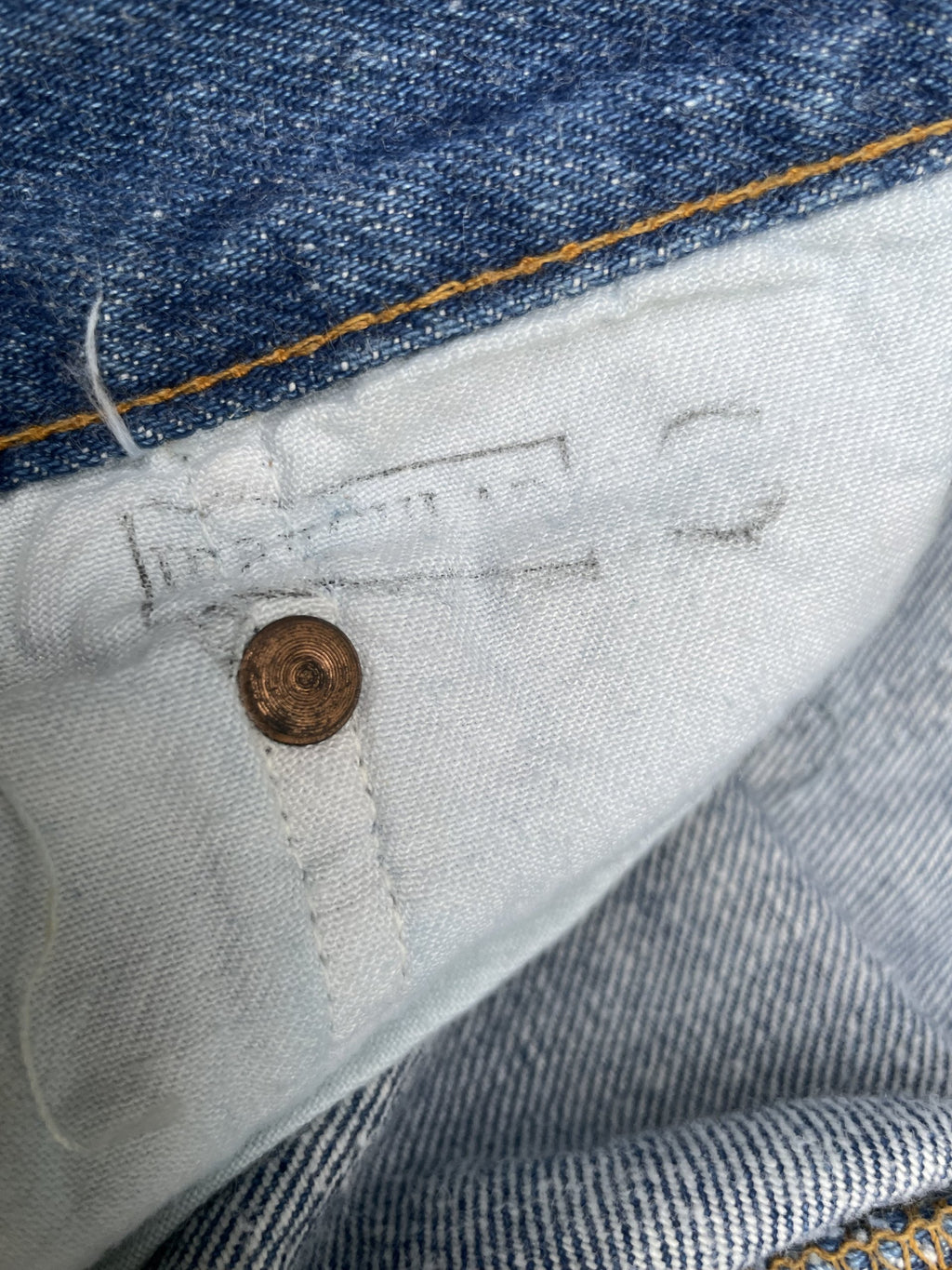 Vintage 1991 Levis 501 e Usa Irregular