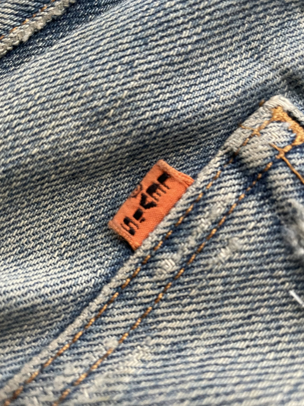 Levis 606 E Orange Tag