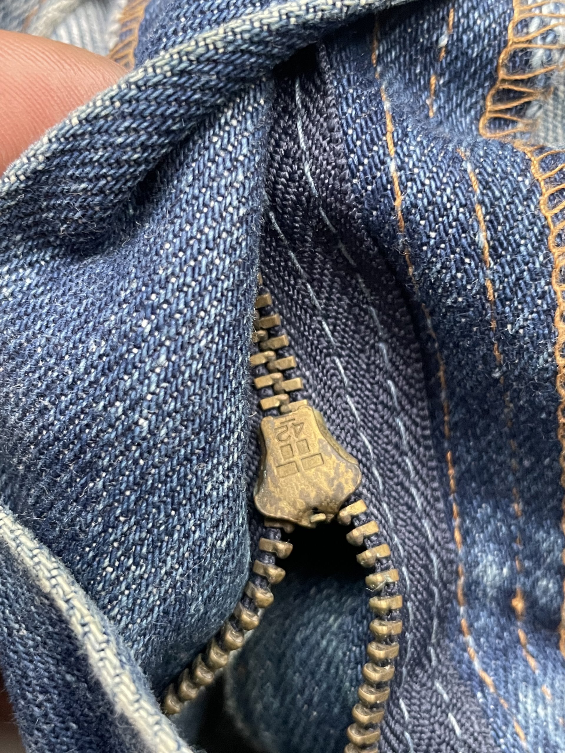 Levis 606 E Orange Tag