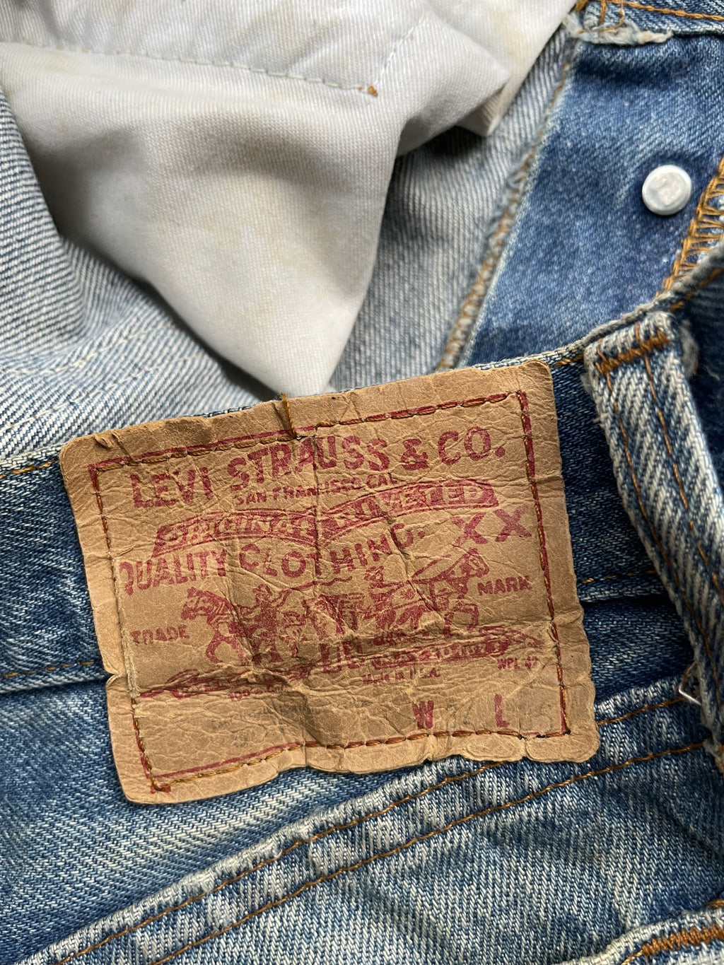 Vintage 1983 Levis 501 e Usa faded distresed