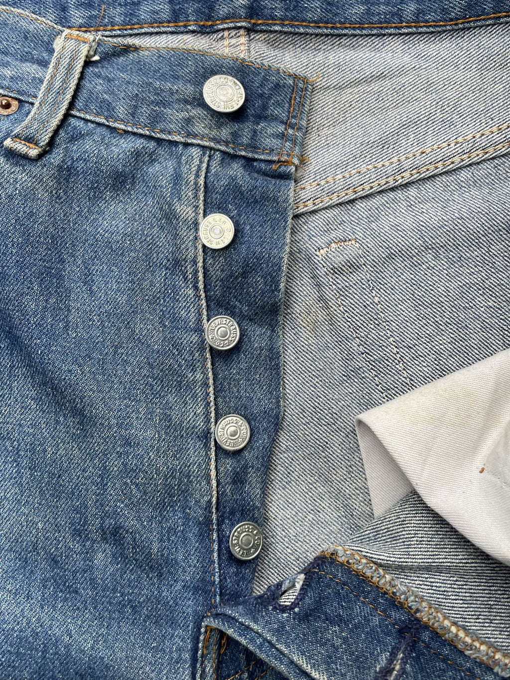 Vintage 1983 Levis 501 e Usa faded distresed