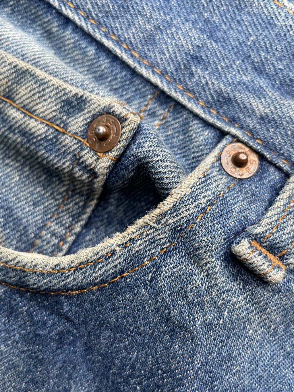Vintage 1983 Levis 501 e Usa faded distresed