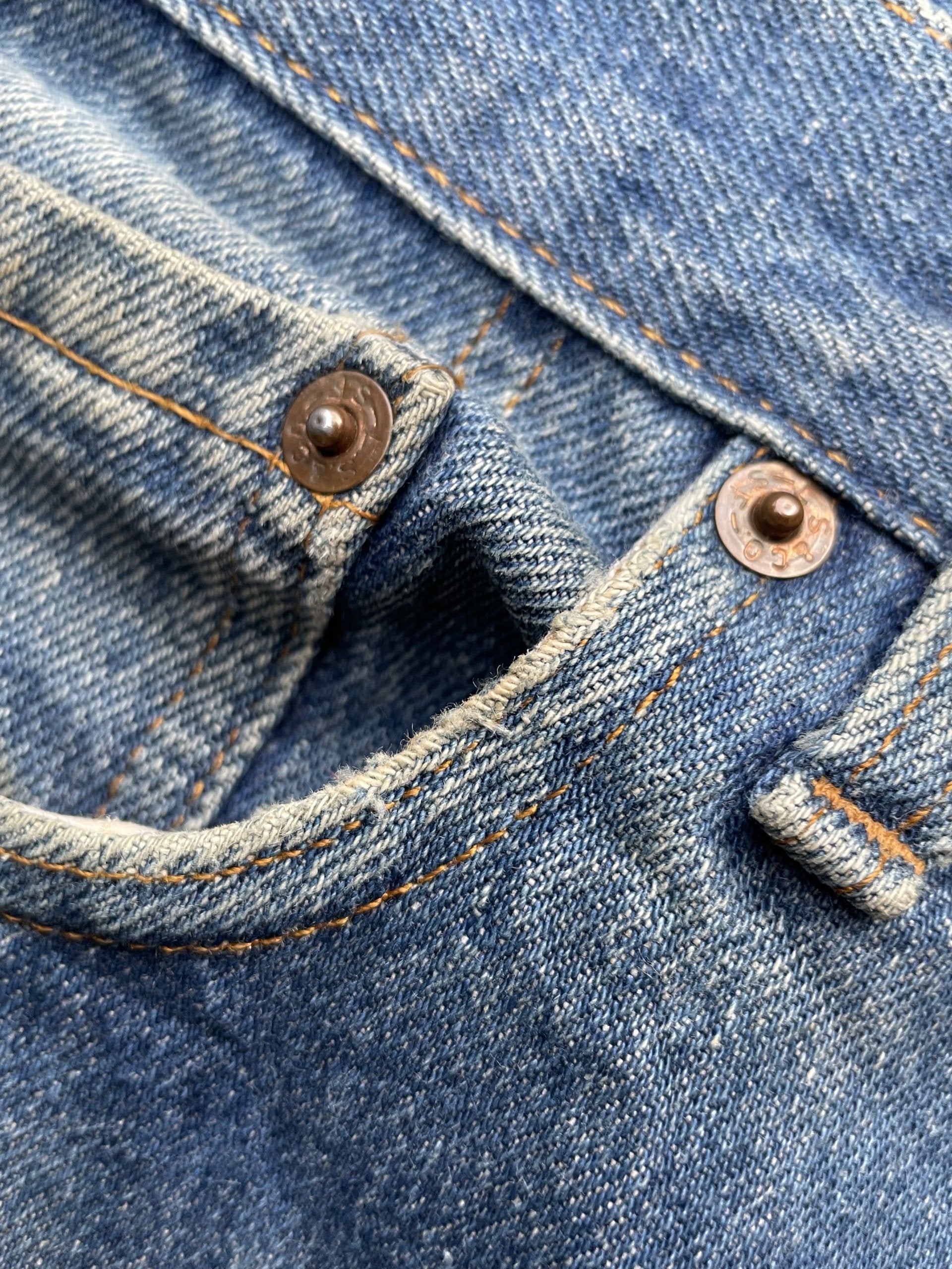 Vintage 1983 Levis 501 e Usa faded distresed