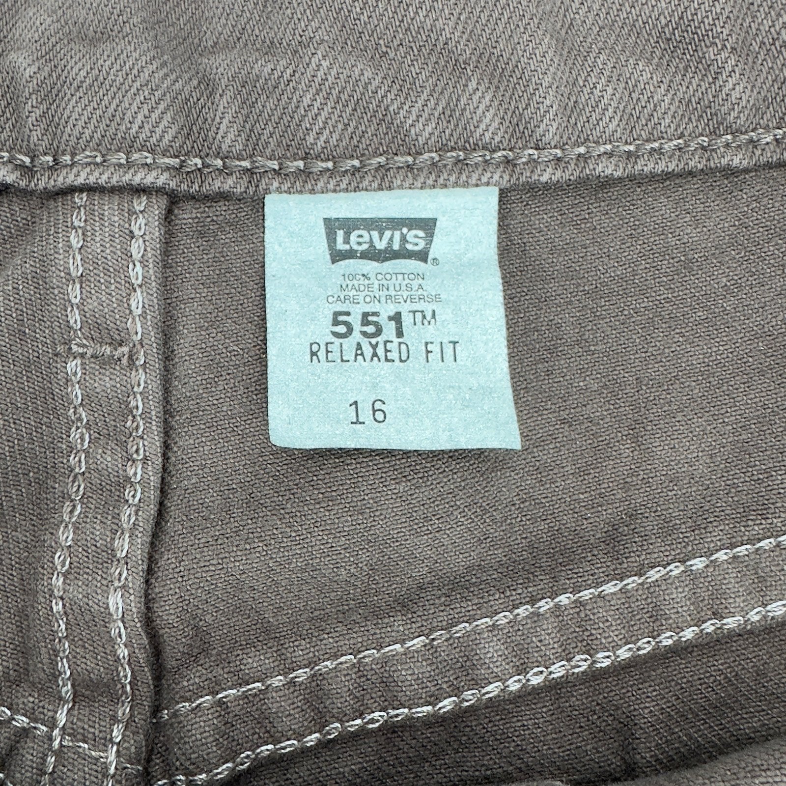 Vintage Levi's 551 Relaxed Fit Denim Shorts - New With Tags - Women's 16