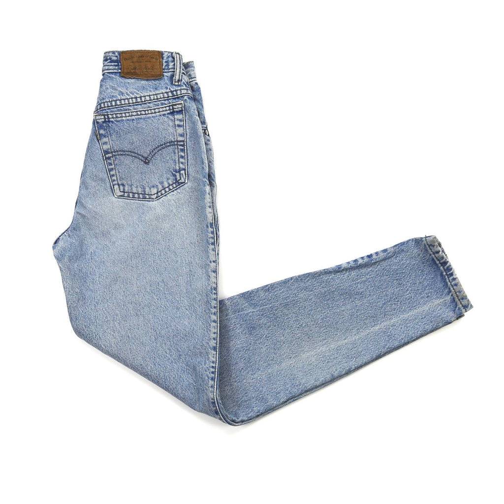 VINTAGE LEVI’S SILVER TAB MEDIUM WASH HIGH WAISTED JEANS 25"/26"