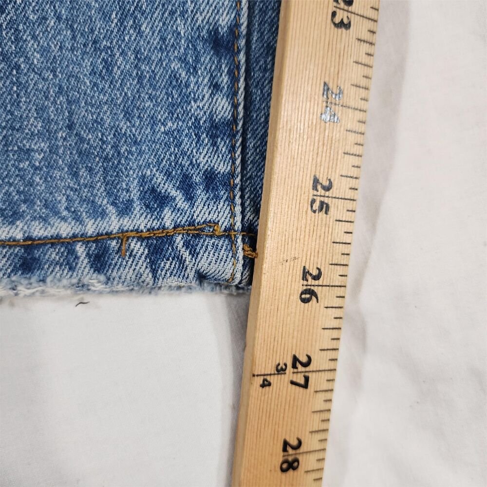 Tobi Women's Distressed Medium Wash Jeans Size 28x26 - GOOD