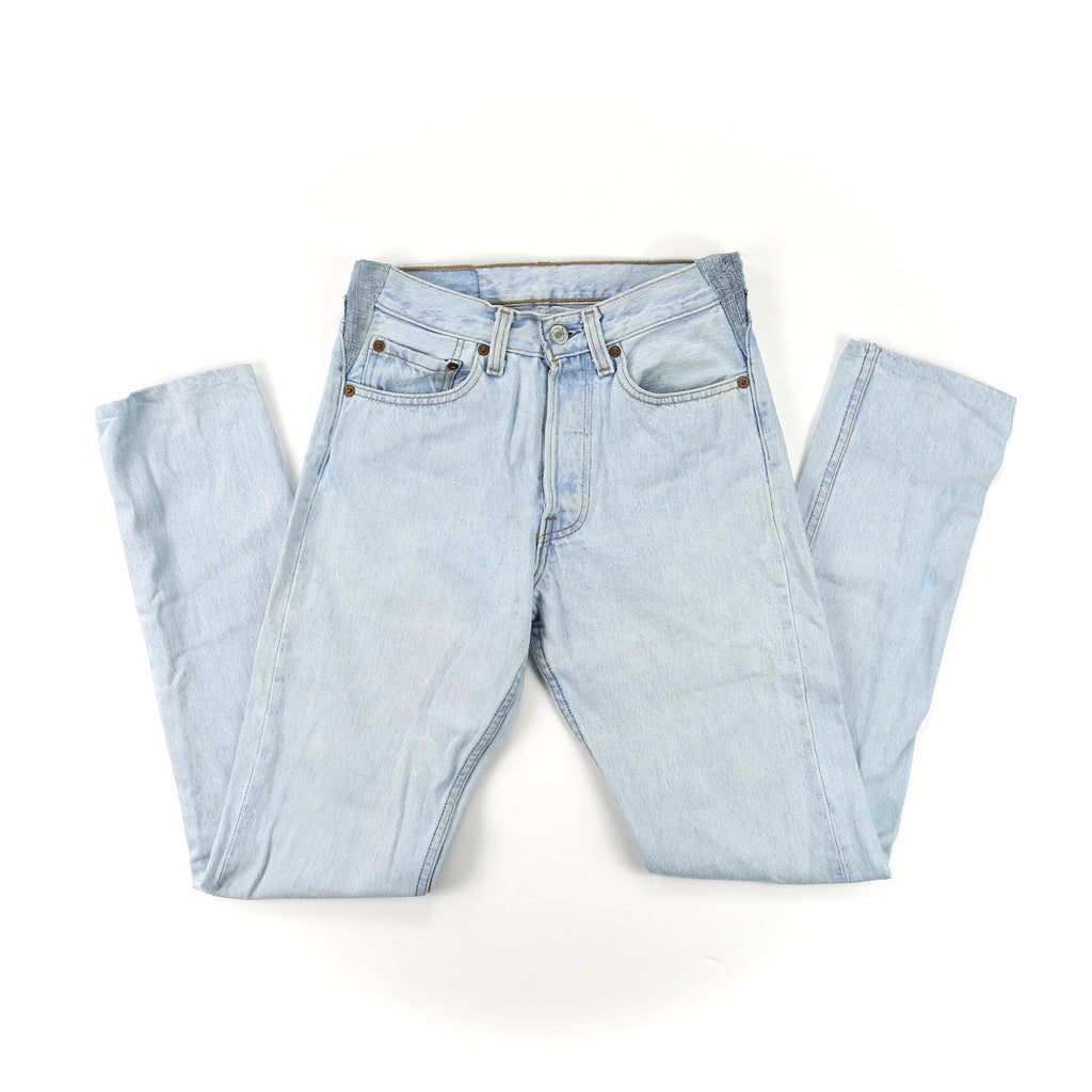 VINTAGE 27”/28” LEVIS 501 LIGHT WASH BUTTON FLY HIGH WAISTED JEANS