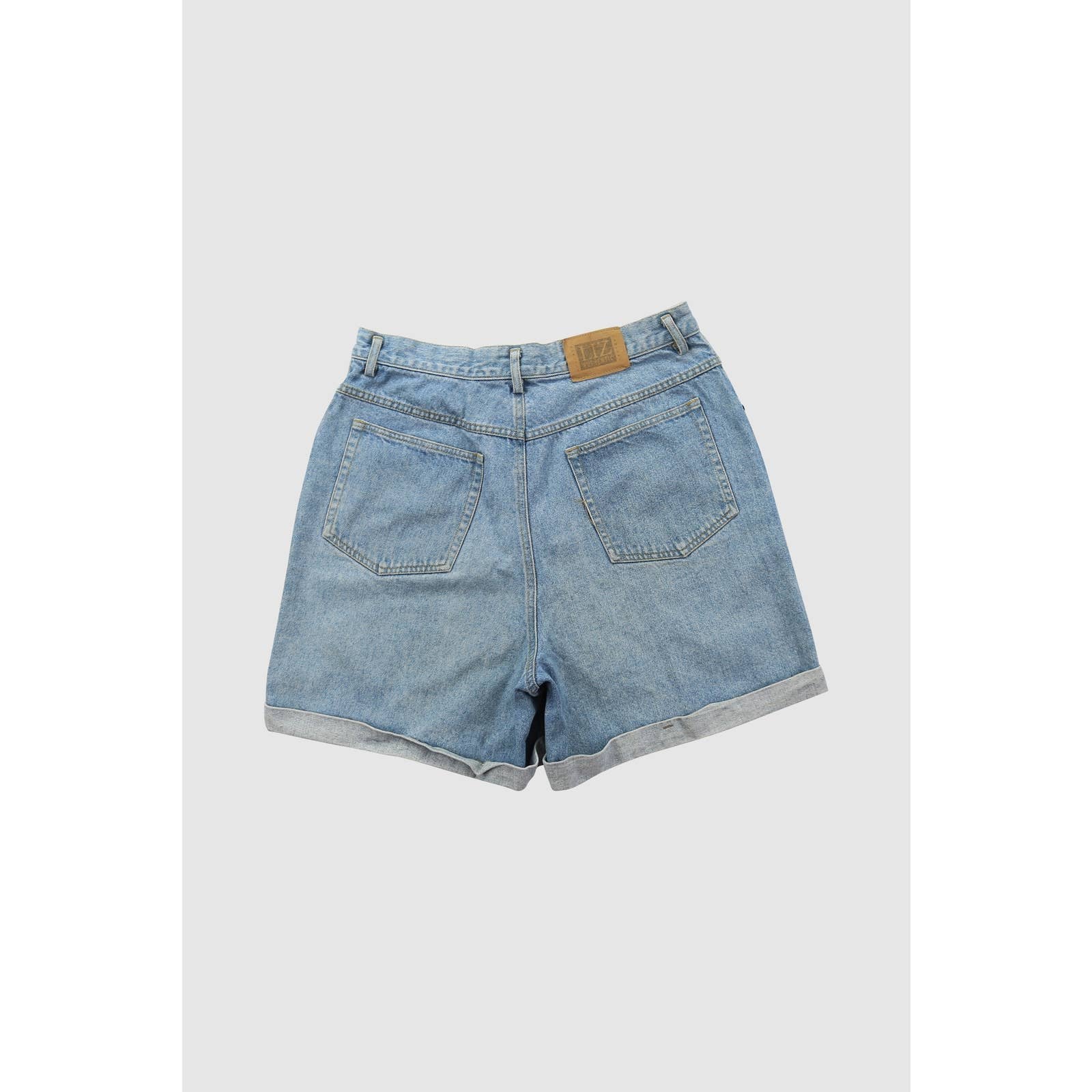 VINTAGE 90S LIZWEAR MEDIUM WASH DENIM HIGH RISE SHORTS