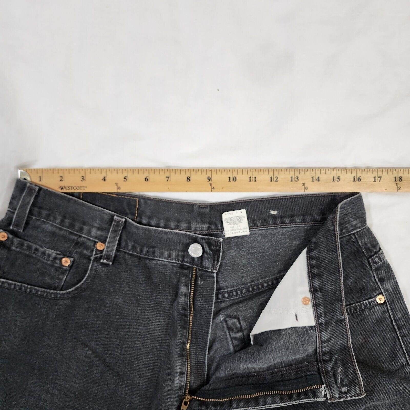 Vintage Levis 560 Red Tab Black Denim Loose Fit Tapered Jeans 36x30