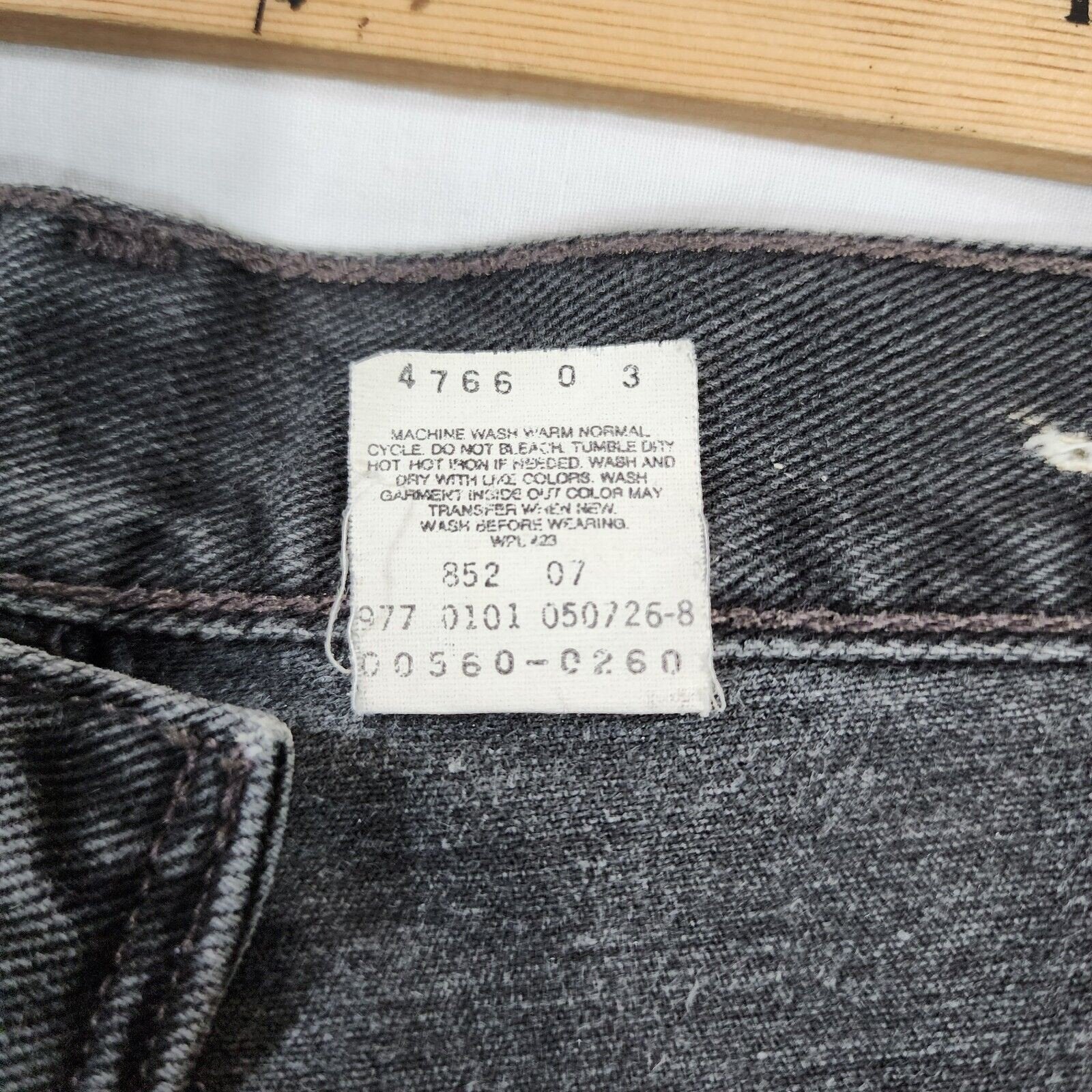 Vintage Levis 560 Red Tab Black Denim Loose Fit Tapered Jeans 36x30