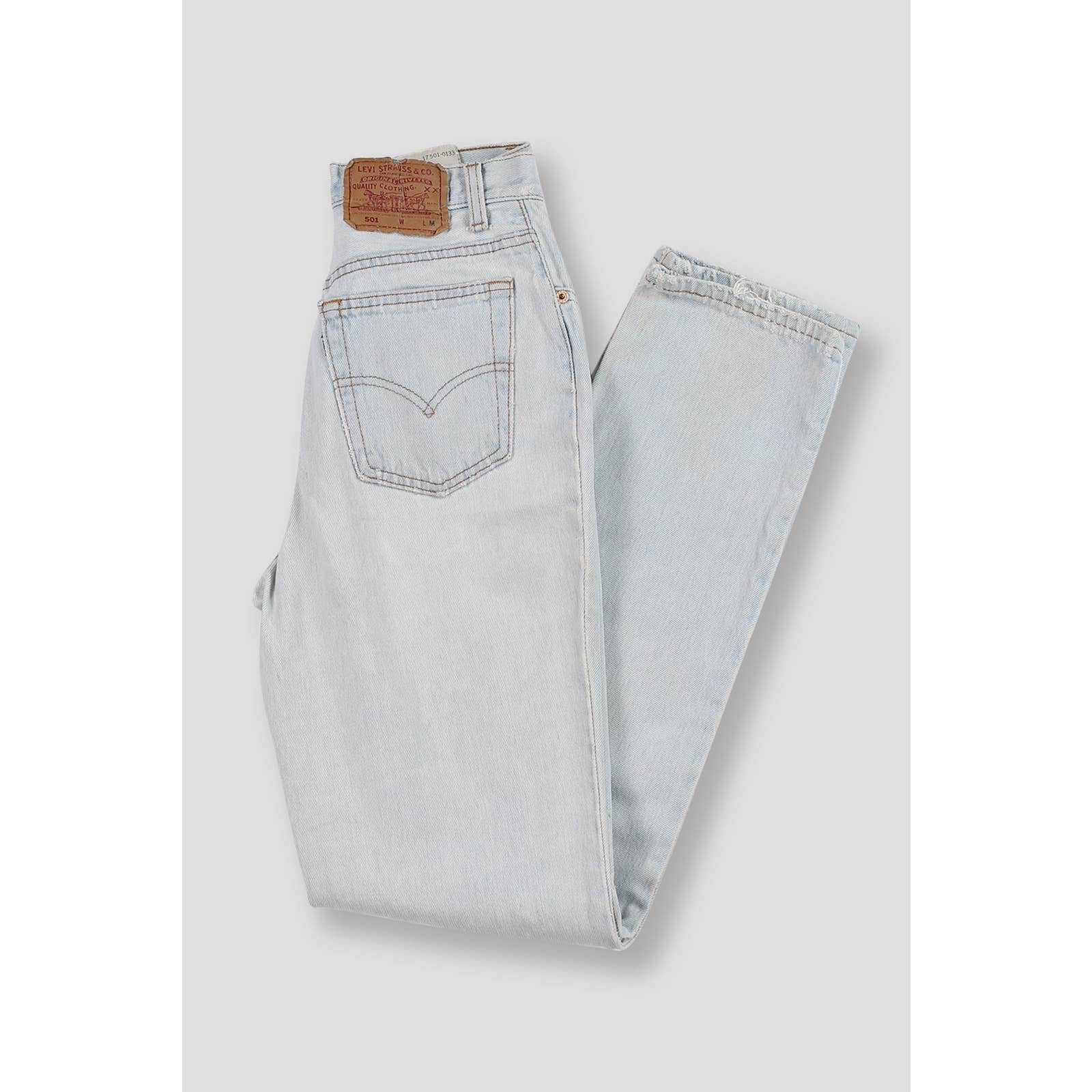 VINTAGE LEVI’S 501 HIGH WAISTED LIGHT WASH JEANS *FLAW*