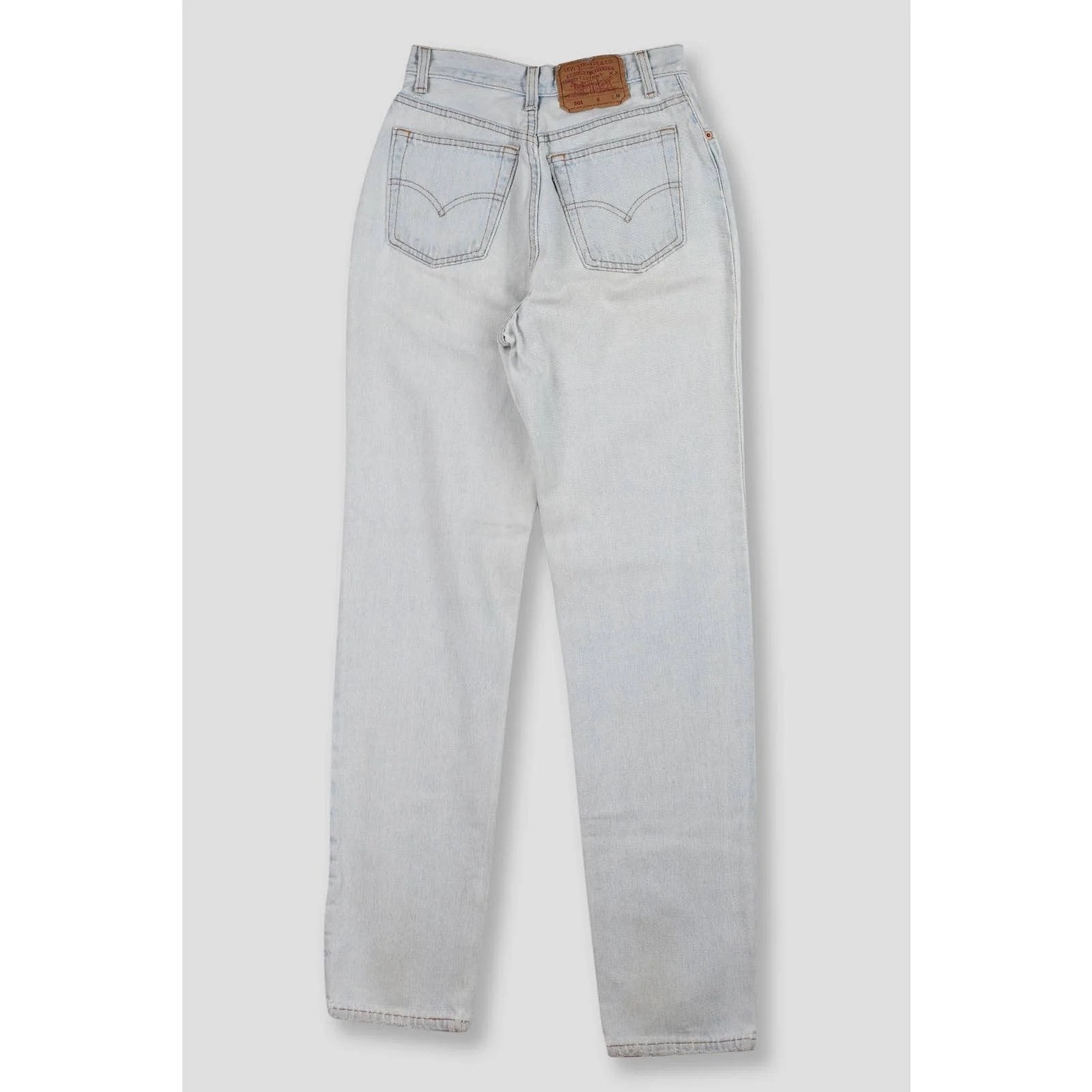 VINTAGE LEVI’S 501 HIGH WAISTED LIGHT WASH JEANS *FLAW*
