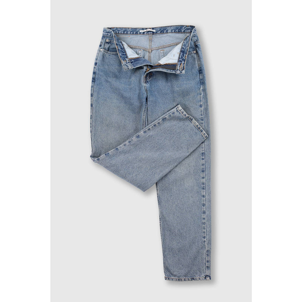 VINTAGE TOMMY HILFIGER MEDIUM WASH JEANS
