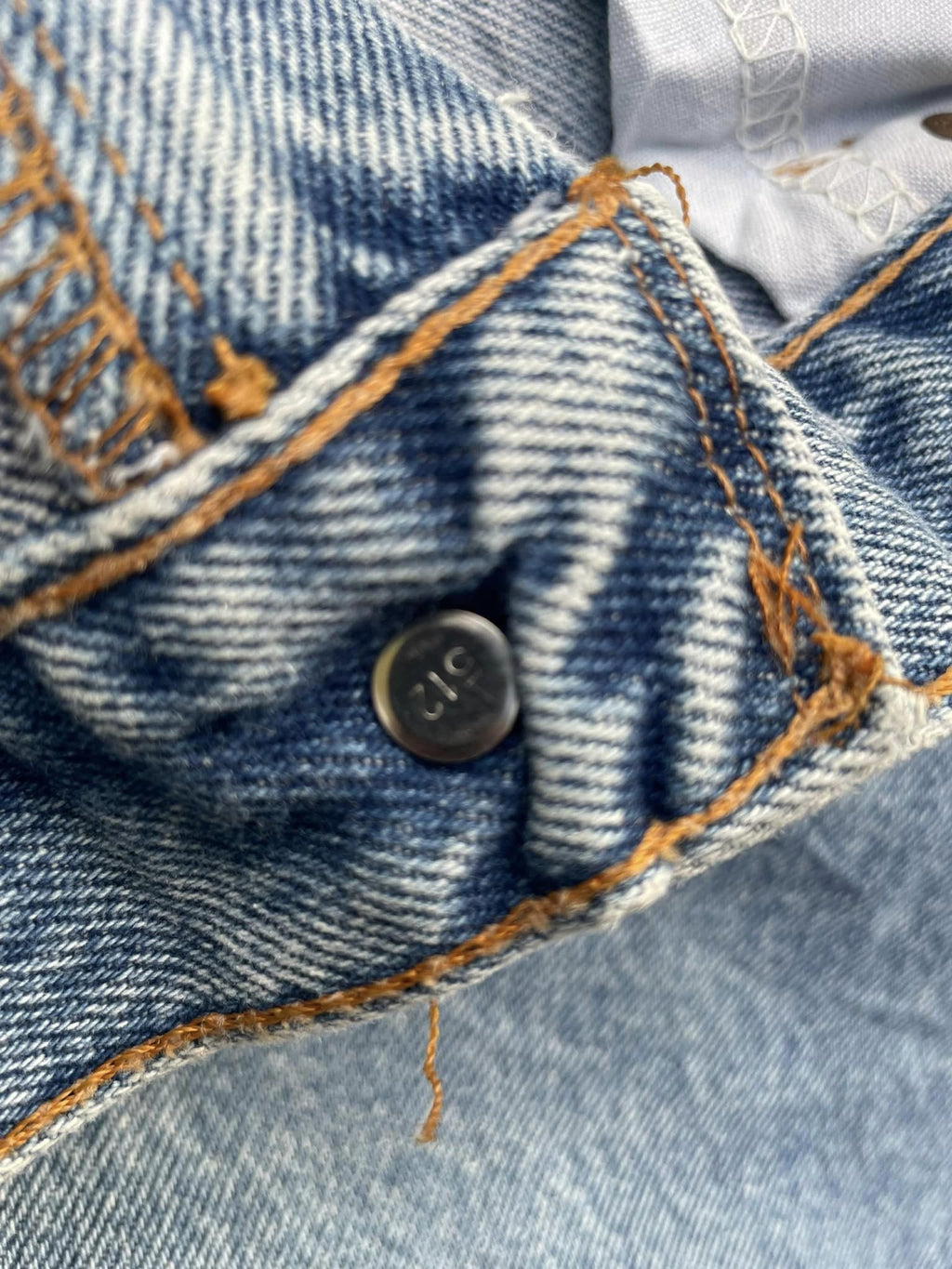 Vintage Levis 550 Distressed Denim