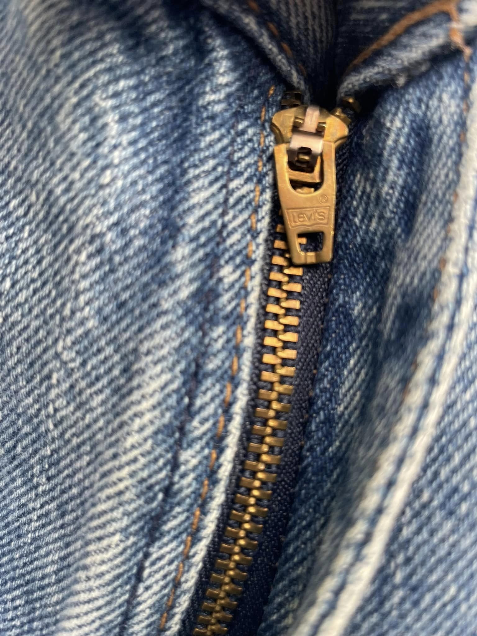 Vintage Levis 550 Distressed Denim