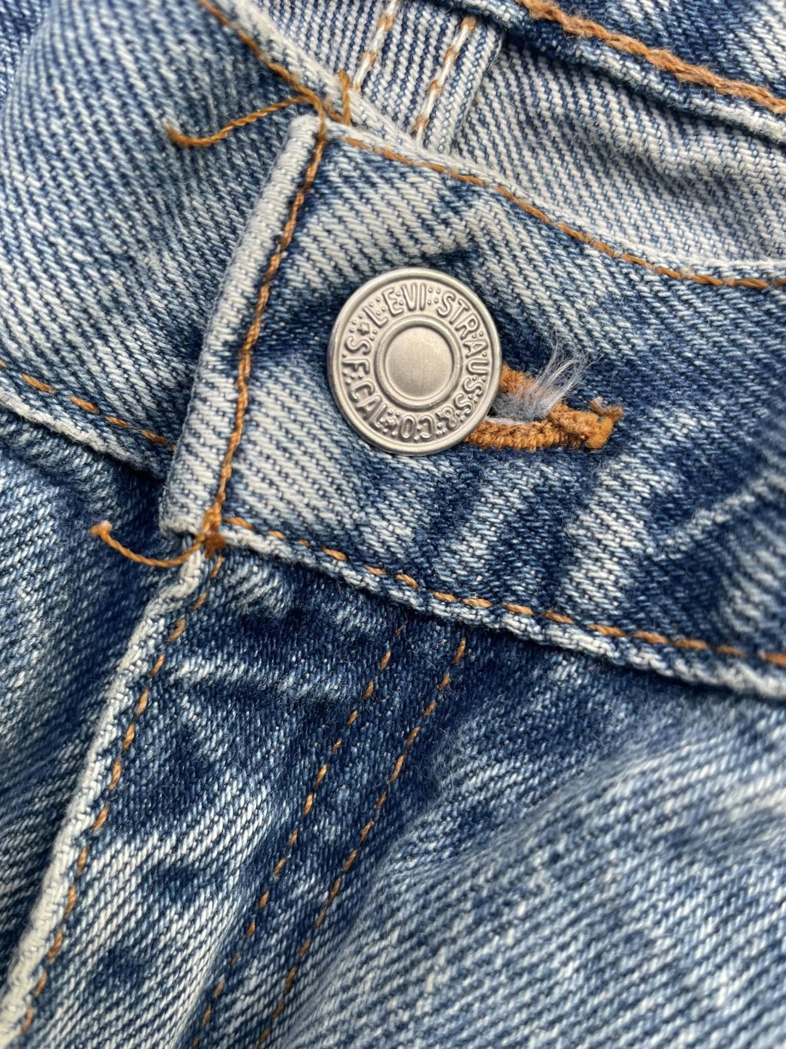 Vintage Levis 550 Distressed Denim