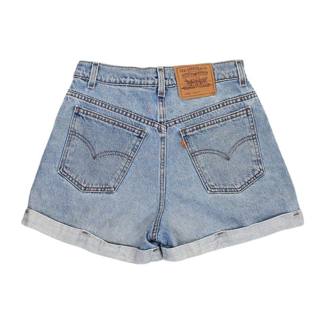 VINTAGE 90S LEVI’S MEDIUM WASH CUFFED SHORTS