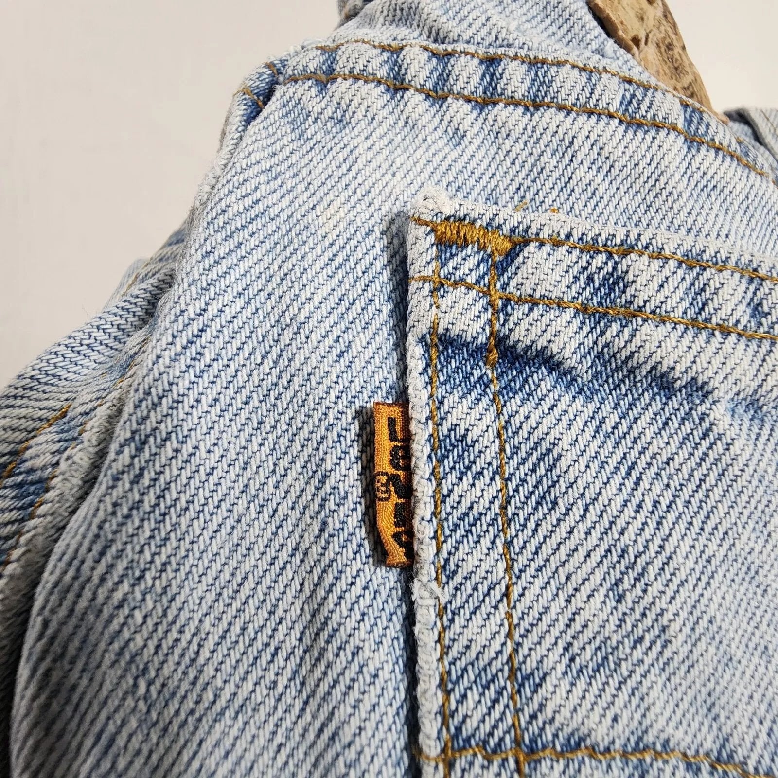 Vintage Levis Light Wash 30 X 25 Distressed Worn Tattere Blue Jeans Orange Tab