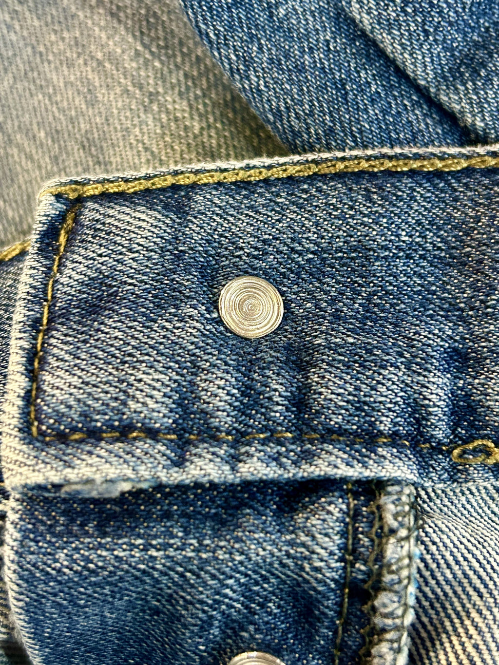 Levi’s 501 Vintage Jeans W36 Made in USA 1996 – Modified Hem