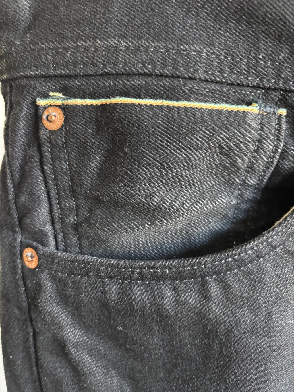 EDWIN - AKITA STRAIGHT - BLACK WET RAINBOW SELVEDGE - 33/34
