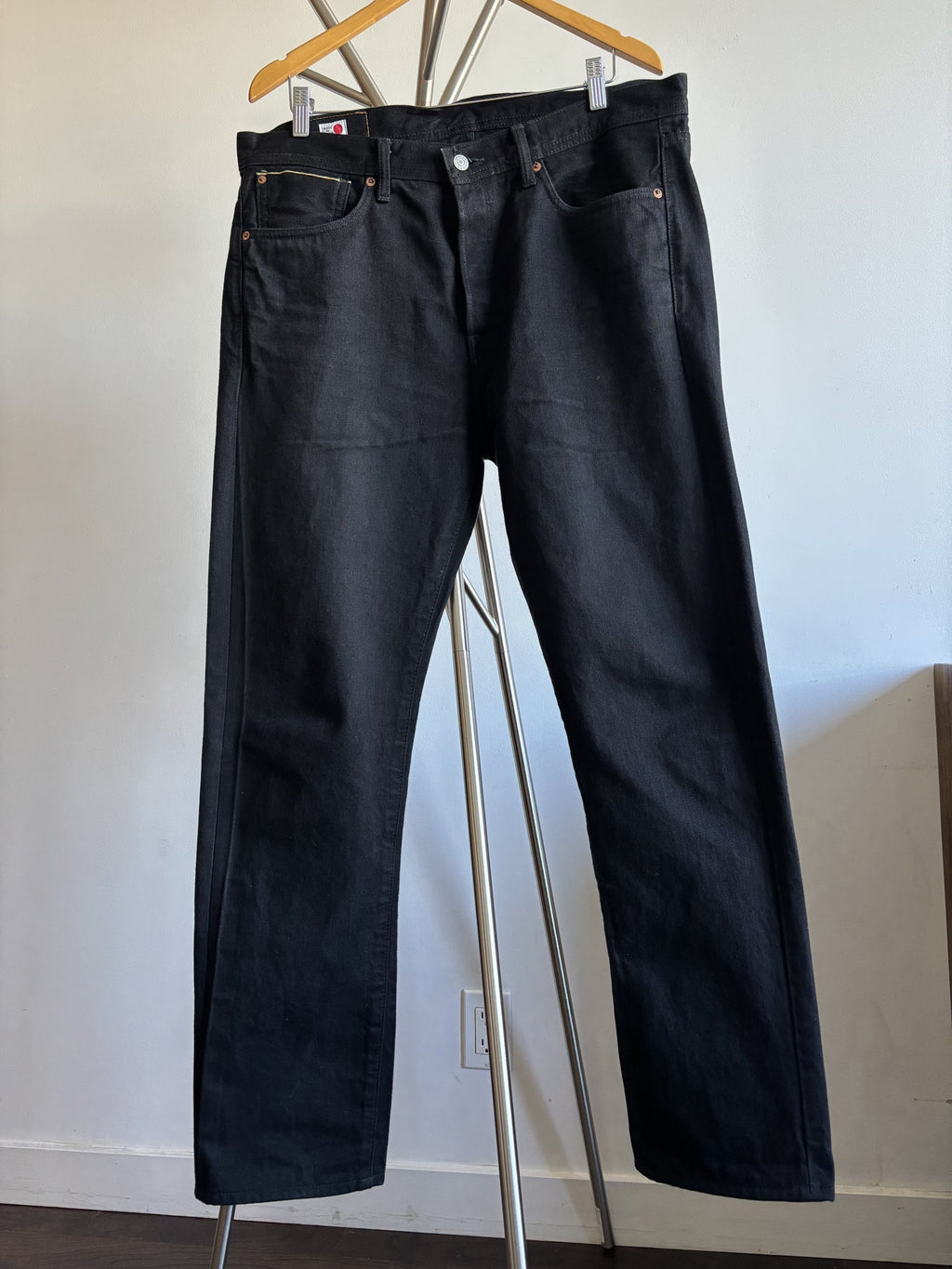 EDWIN - AKITA STRAIGHT - BLACK WET RAINBOW SELVEDGE - 33/34