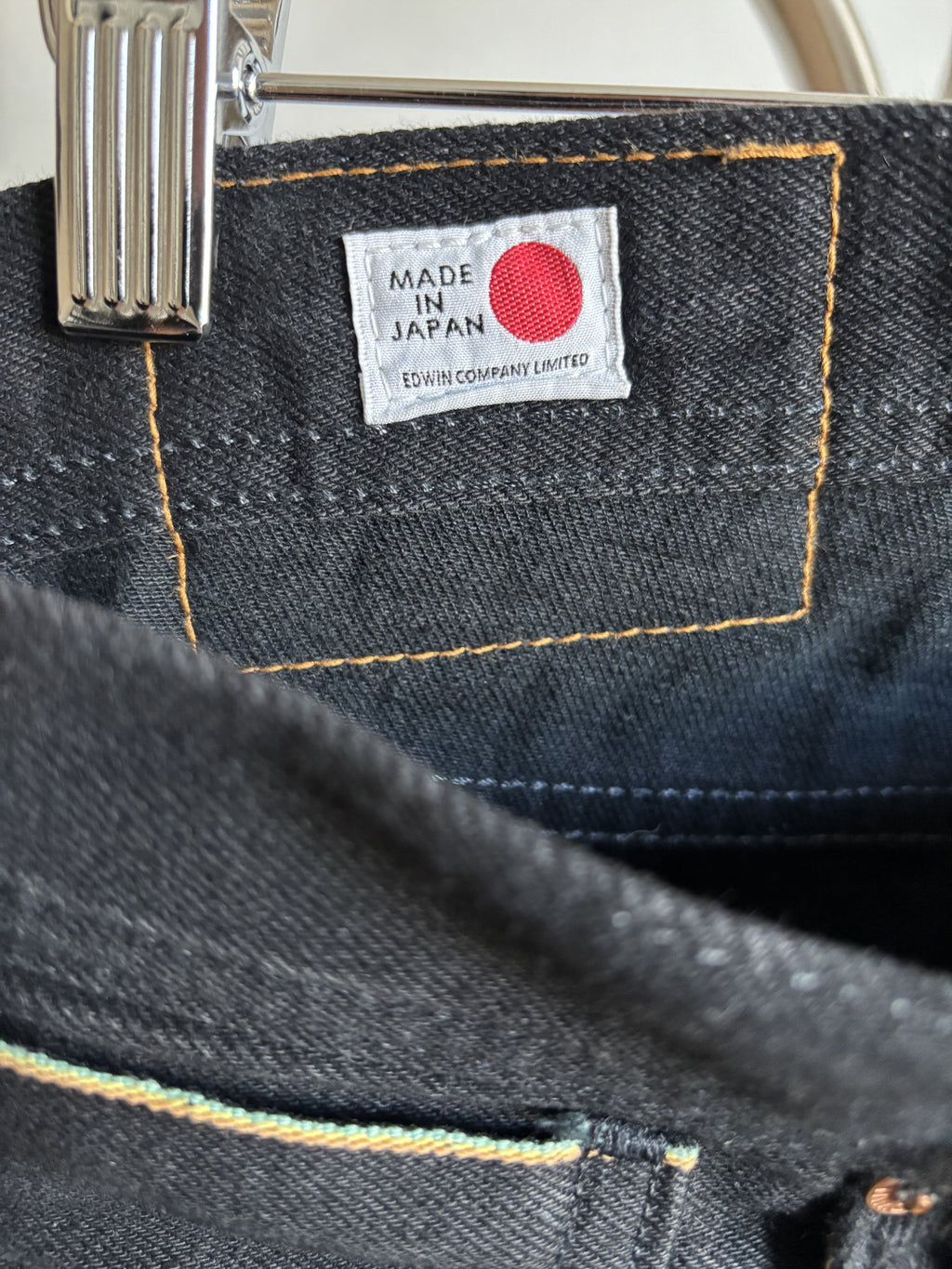 EDWIN - AKITA STRAIGHT - BLACK WET RAINBOW SELVEDGE - 33/34